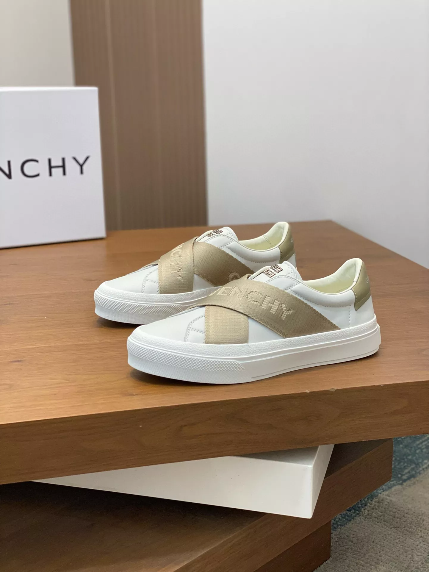 DailyWear 9014 Givenchy Casual Shoes For Men