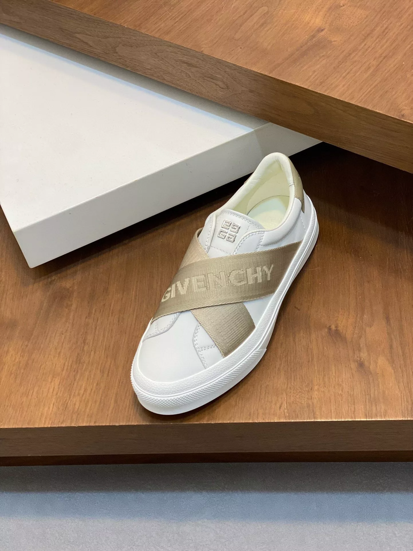 DailyWear 9014 Givenchy Casual Shoes For Men