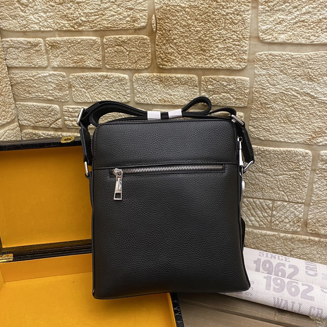 DailyWear 9128 Versace AAA Man Messenger Bags