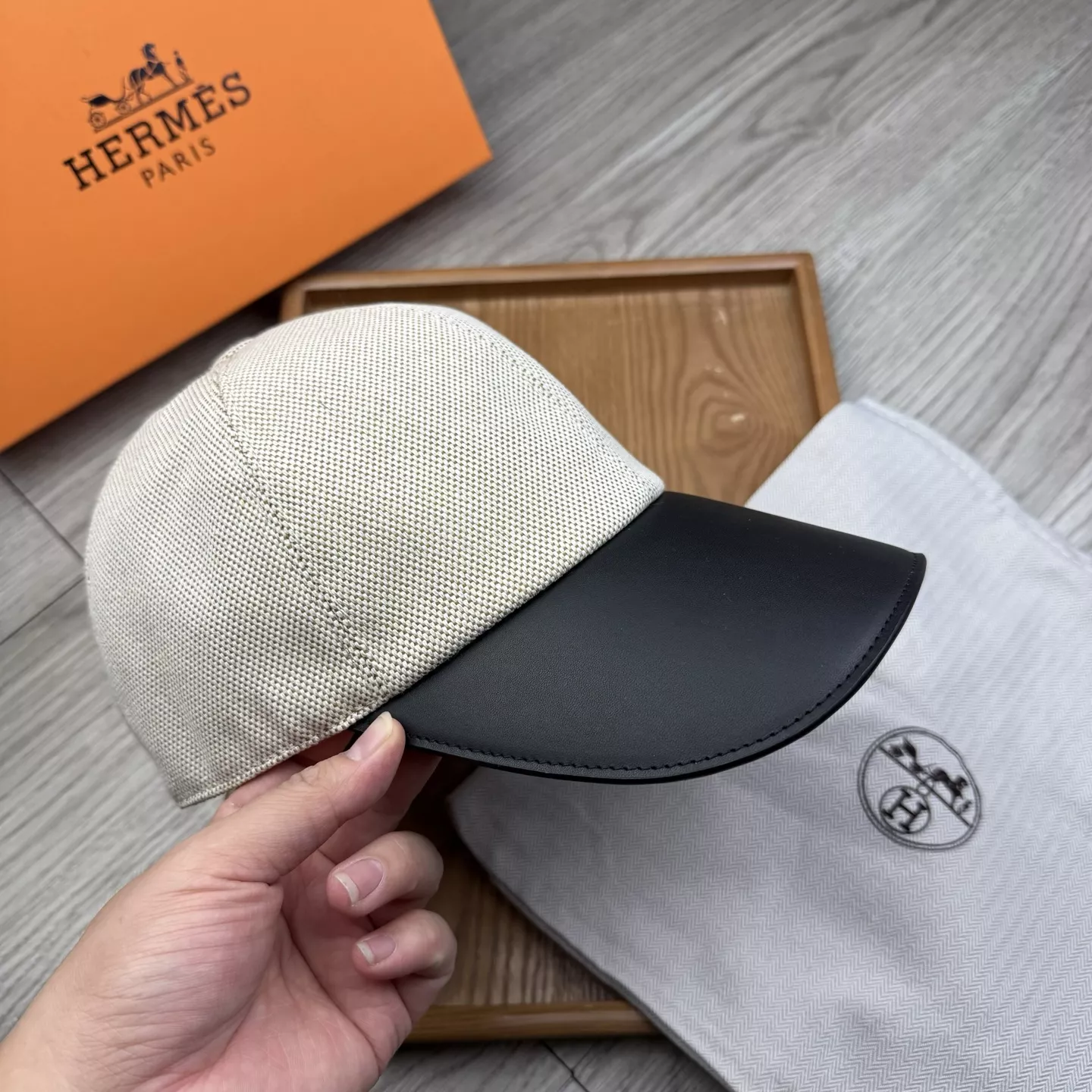 DailyWear 9428 Hermes Caps