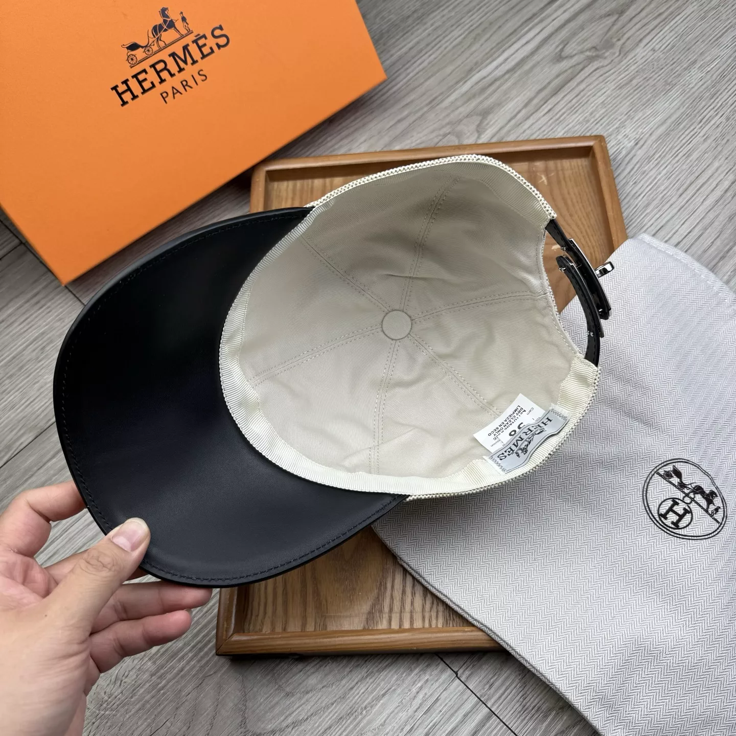 DailyWear 9428 Hermes Caps