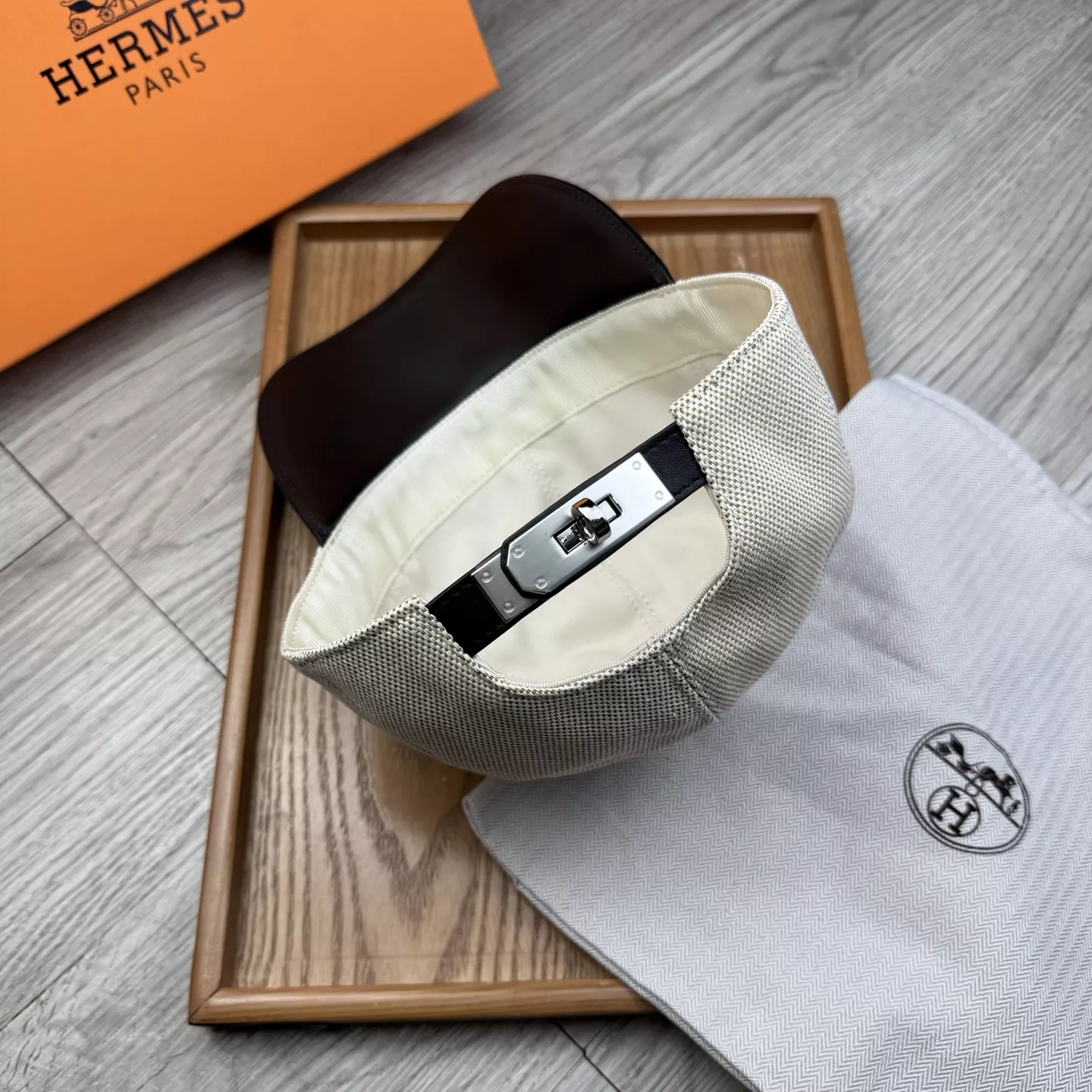 DailyWear 9428 Hermes Caps