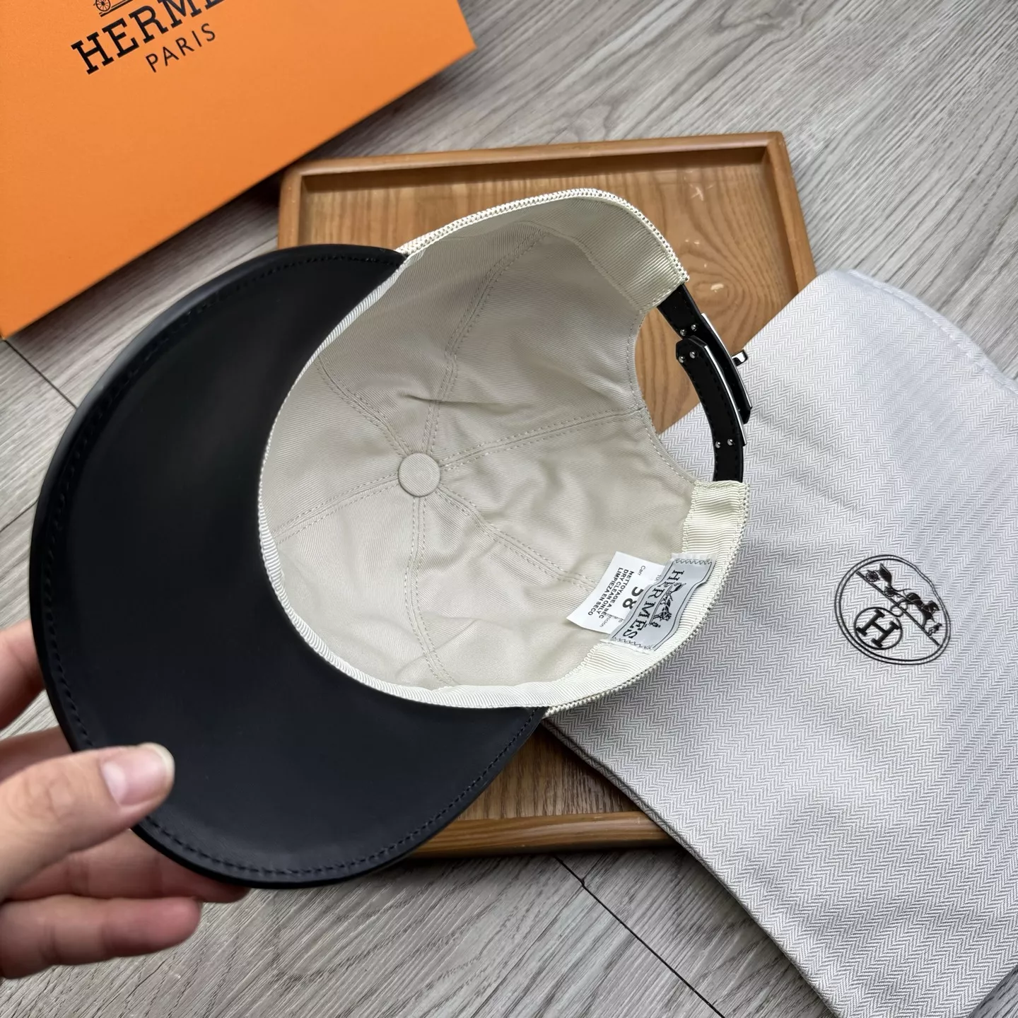 DailyWear 9428 Hermes Caps