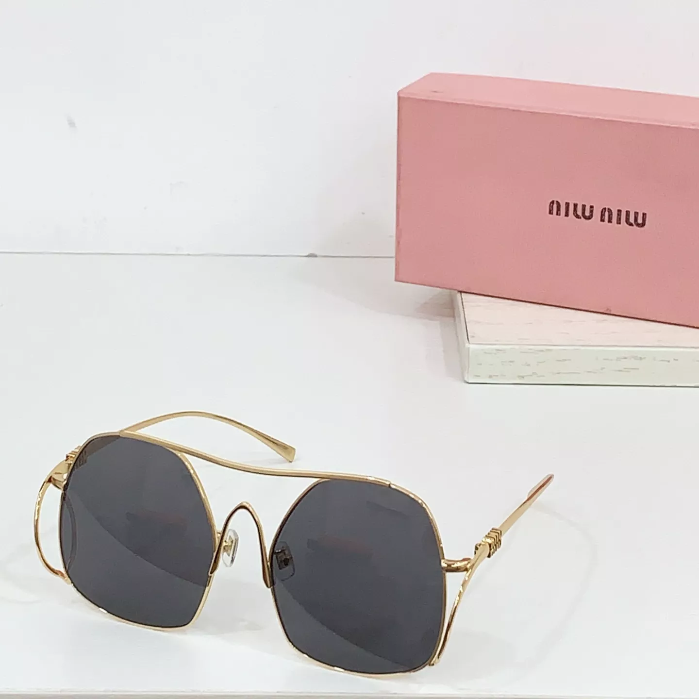 DailyWear 9528 MIU MIU AAA Quality Sunglasses