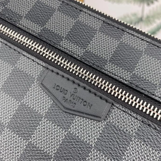 DailyWear 9544 Louis Vuitton AAA Man Wallets