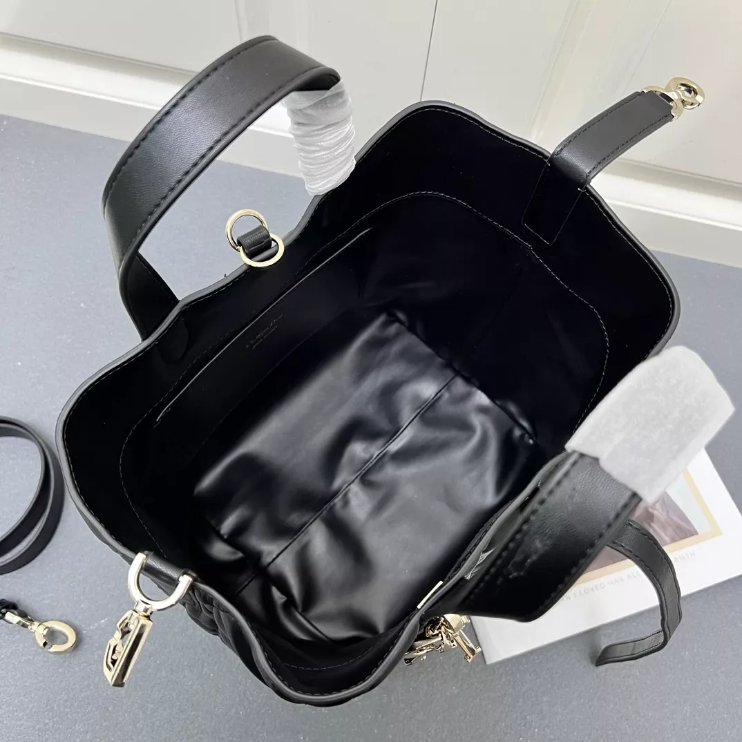 DailyWear 9953 Christian Dior AAA Quality Handbags For Women