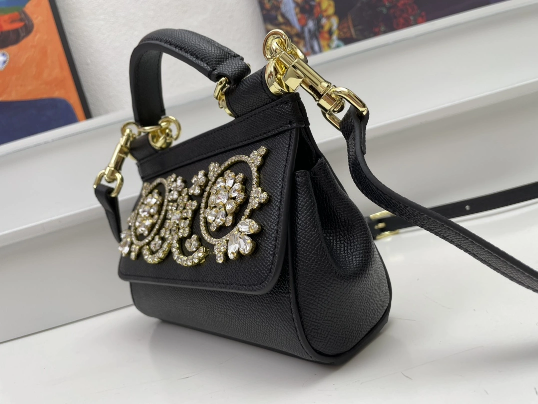 Dolce & Gabbana AAA Quality Handbags For Women Affordable 2977
