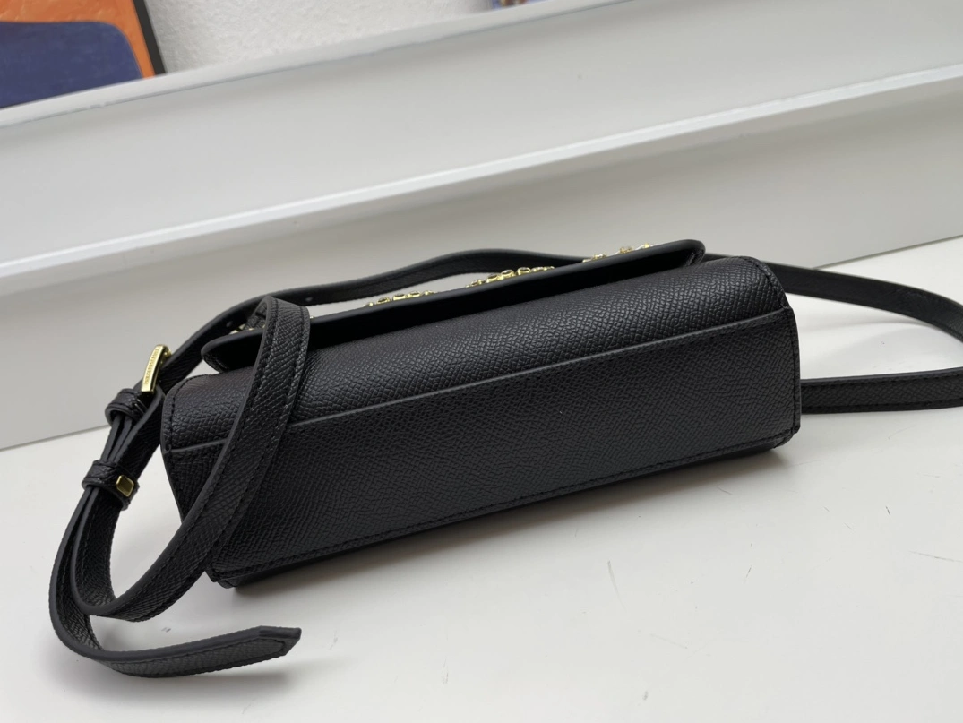 Dolce & Gabbana AAA Quality Handbags For Women Affordable 2977