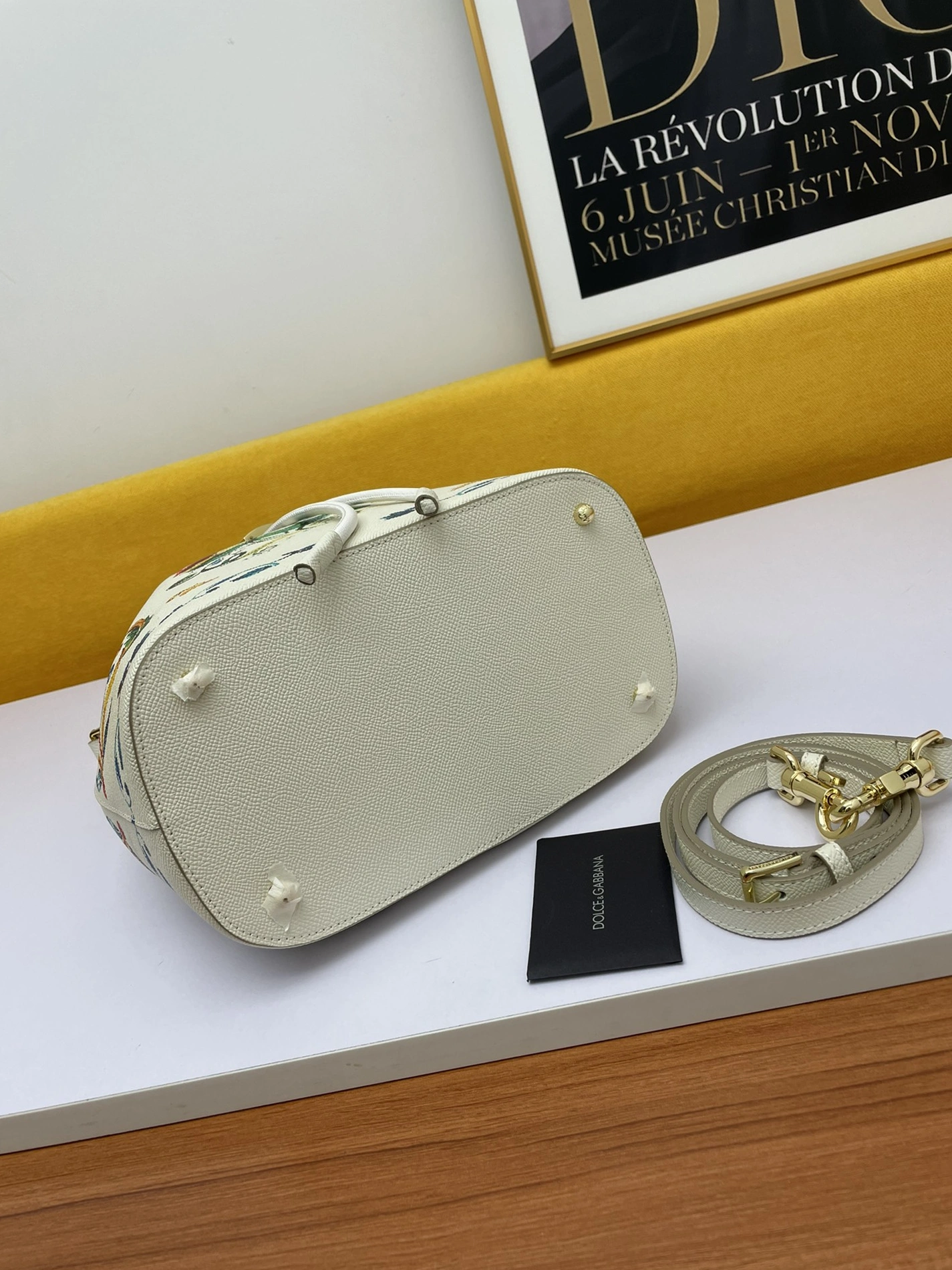 Dolce & Gabbana AAA Quality Handbags For Women AllSeason 4549
