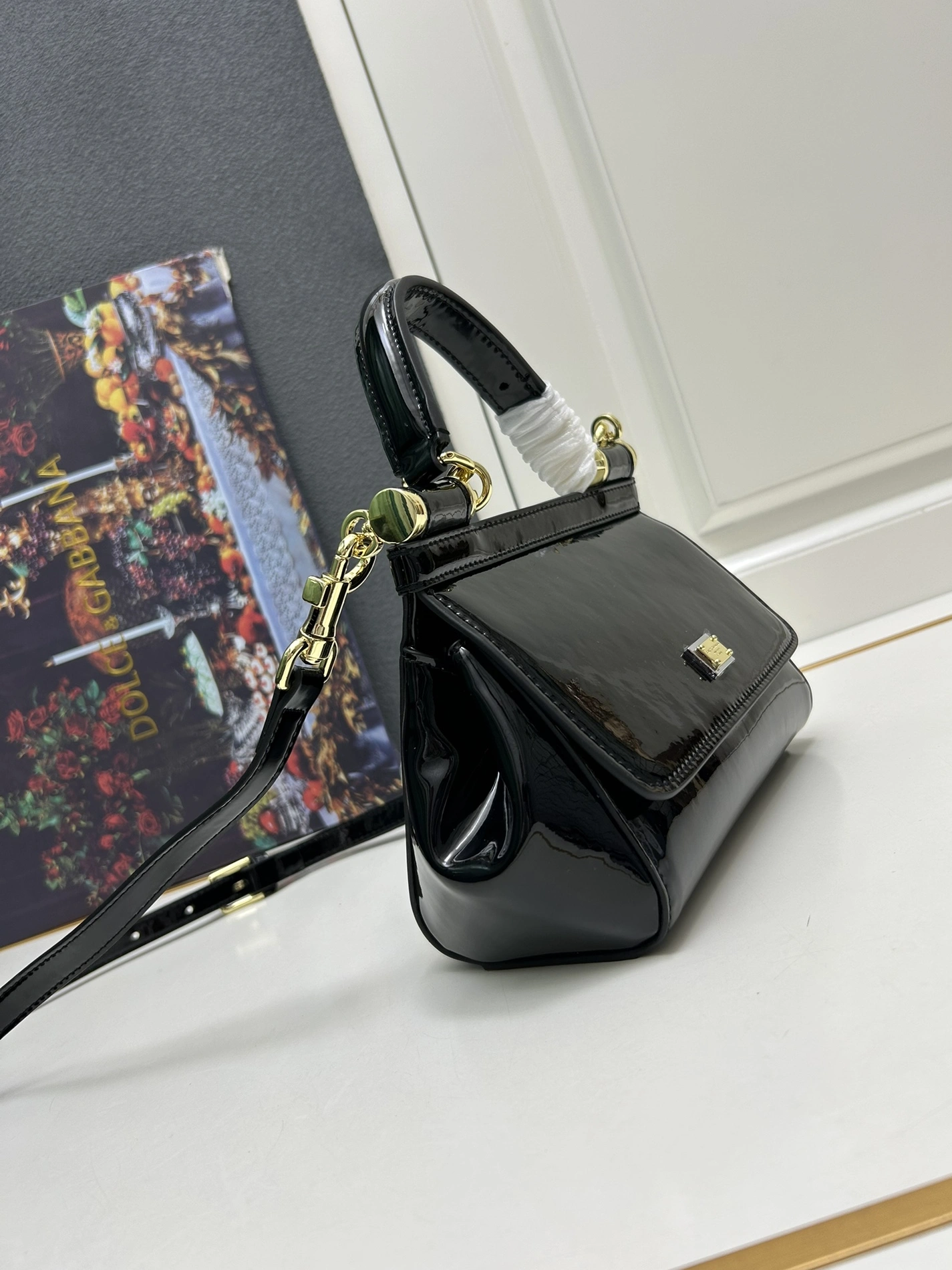Dolce & Gabbana AAA Quality Handbags For Women Comfortable 9791