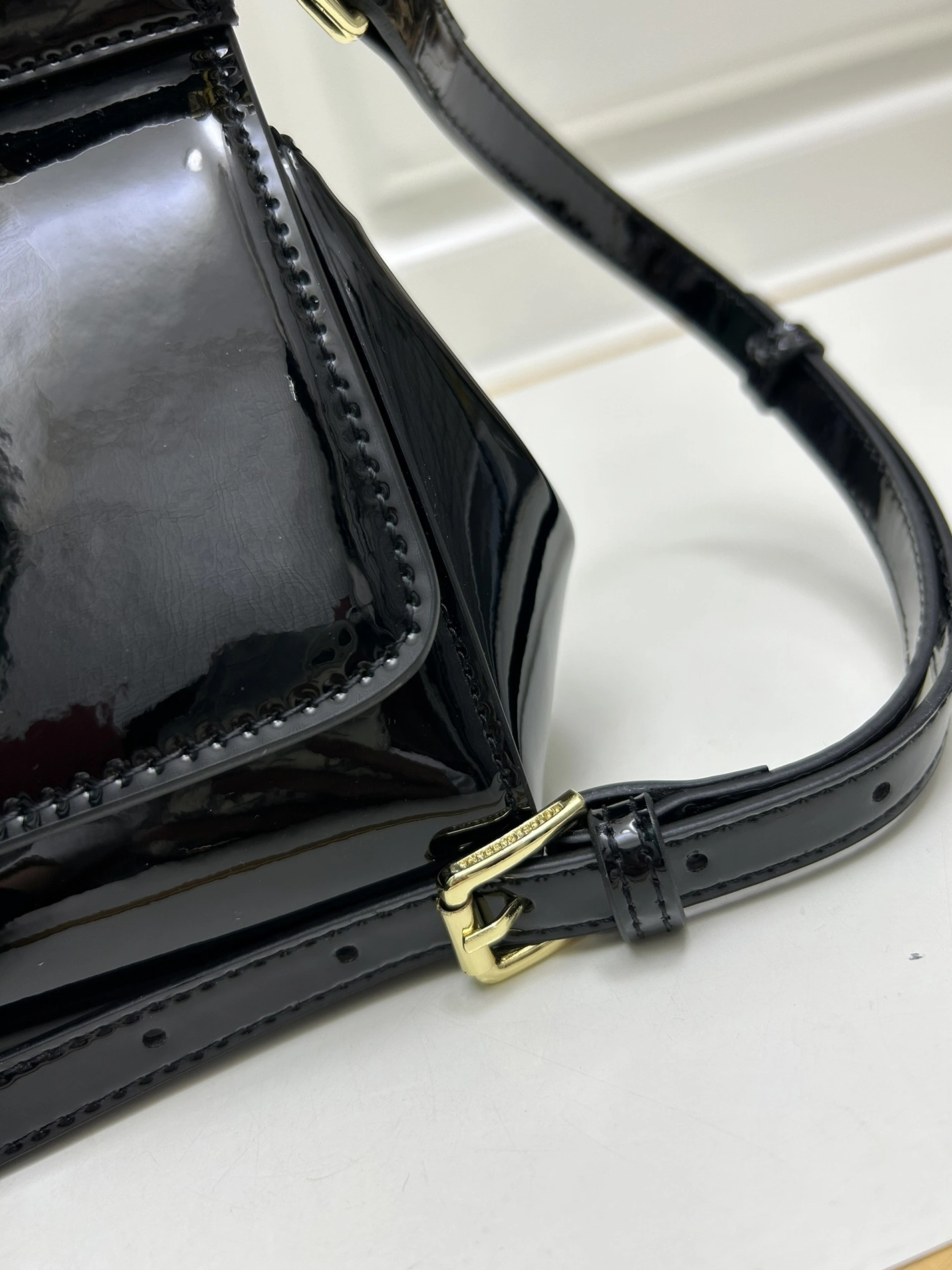 Dolce & Gabbana AAA Quality Handbags For Women Comfortable 9791