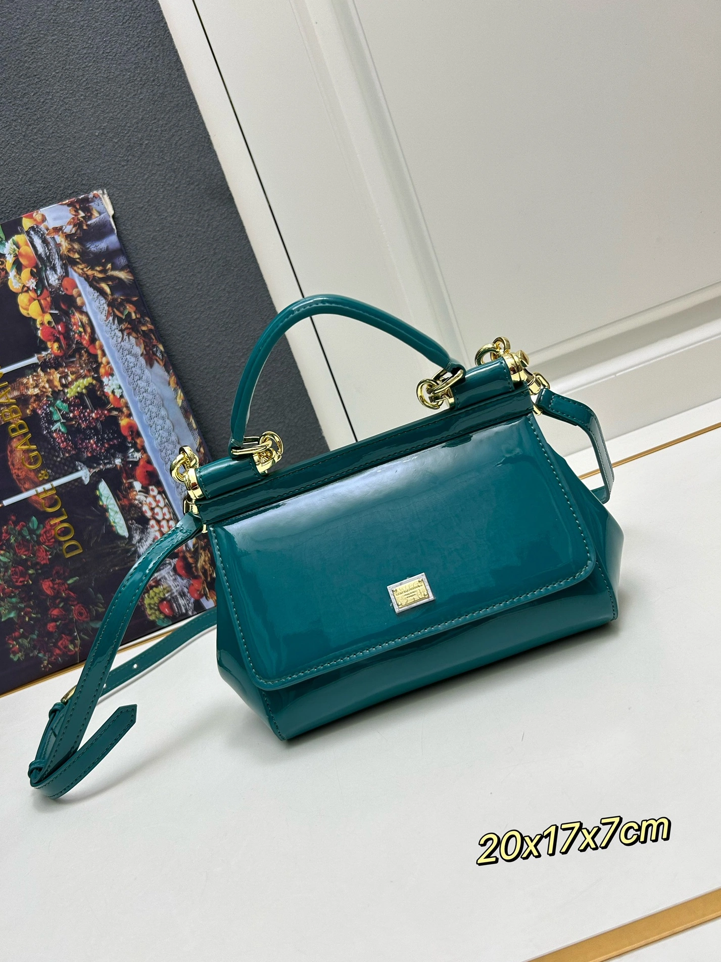 Dolce & Gabbana AAA Quality Handbags For Women Cozy 5272