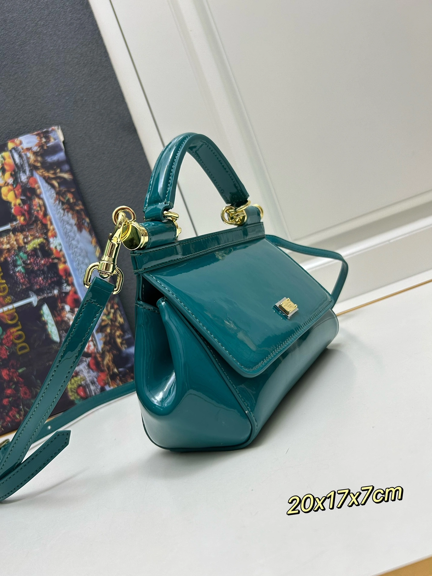 Dolce & Gabbana AAA Quality Handbags For Women Cozy 5272