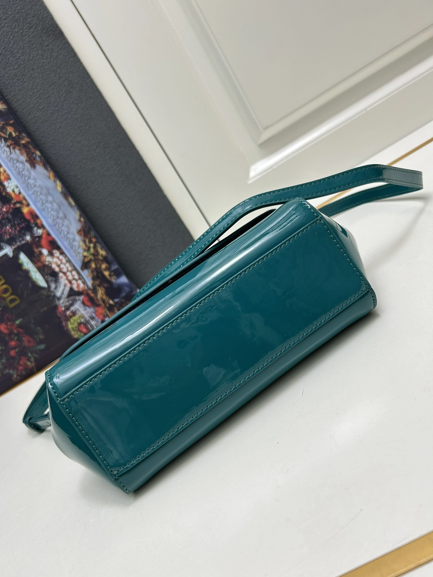 Dolce & Gabbana AAA Quality Handbags For Women Cozy 5272