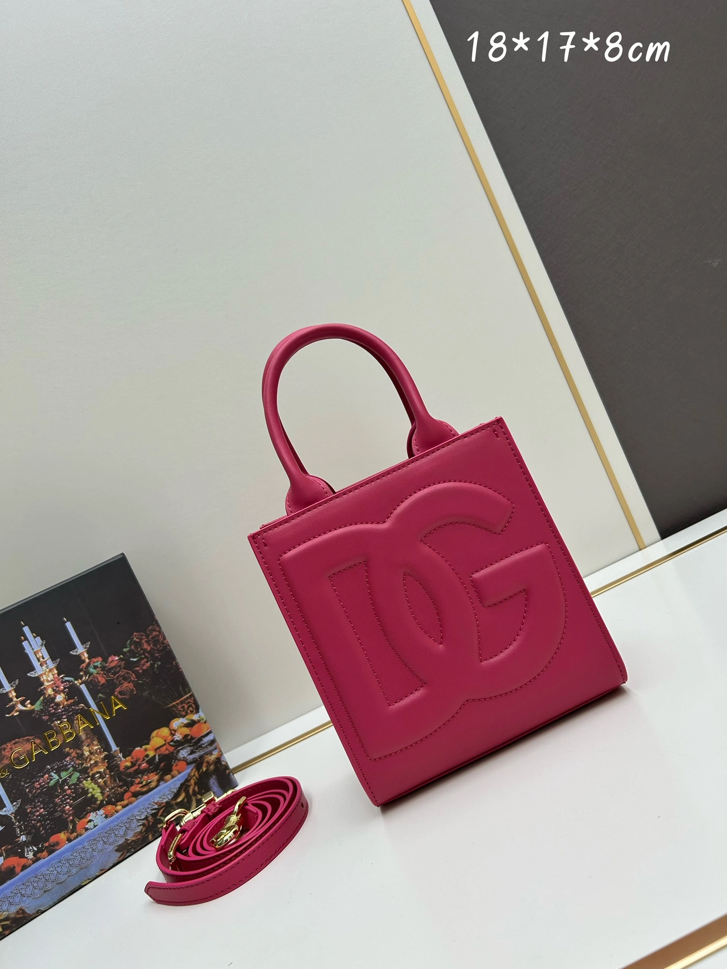 Dolce & Gabbana AAA Quality Handbags For Women EasyMatch 5413