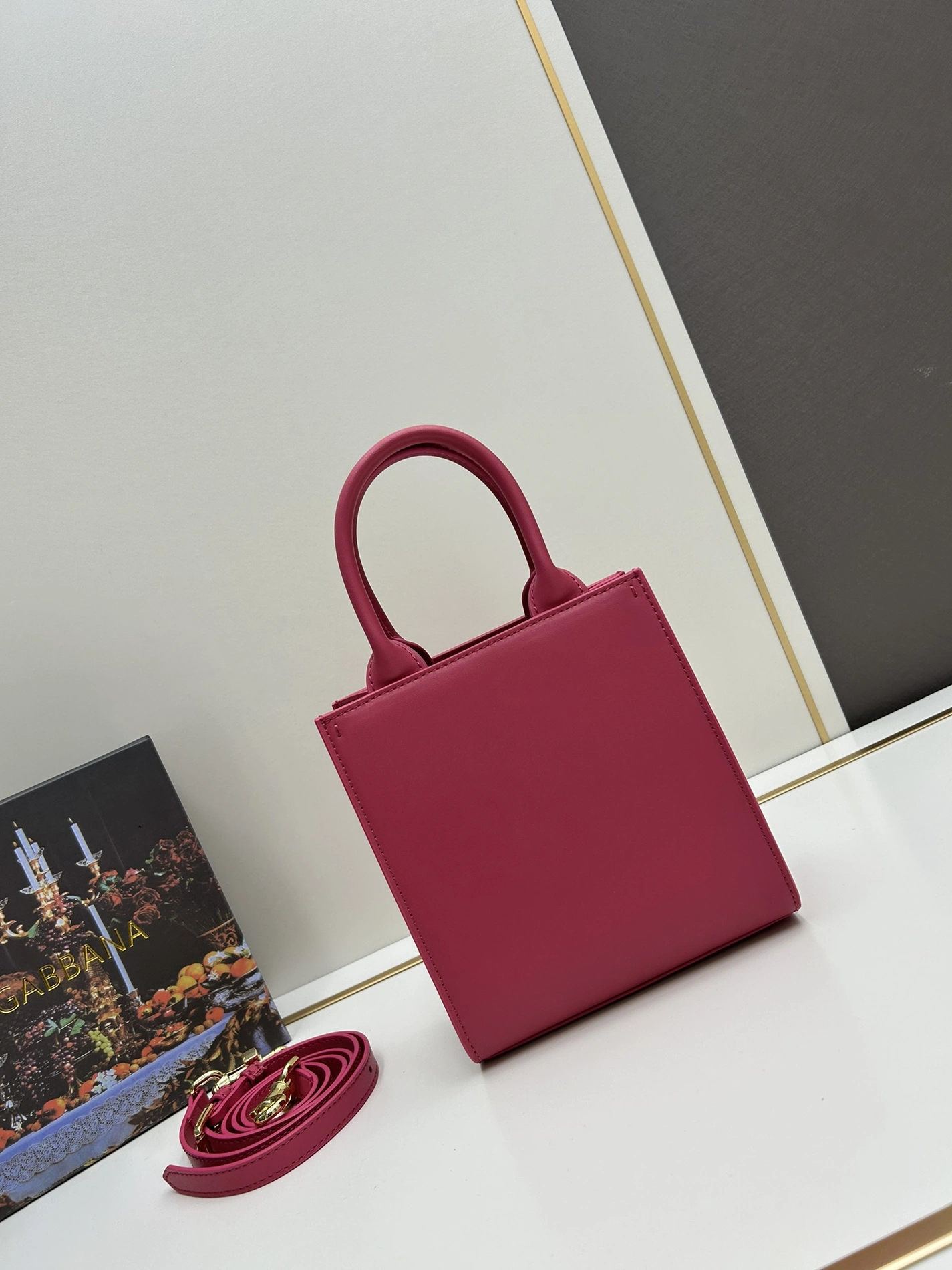 Dolce & Gabbana AAA Quality Handbags For Women EasyMatch 5413