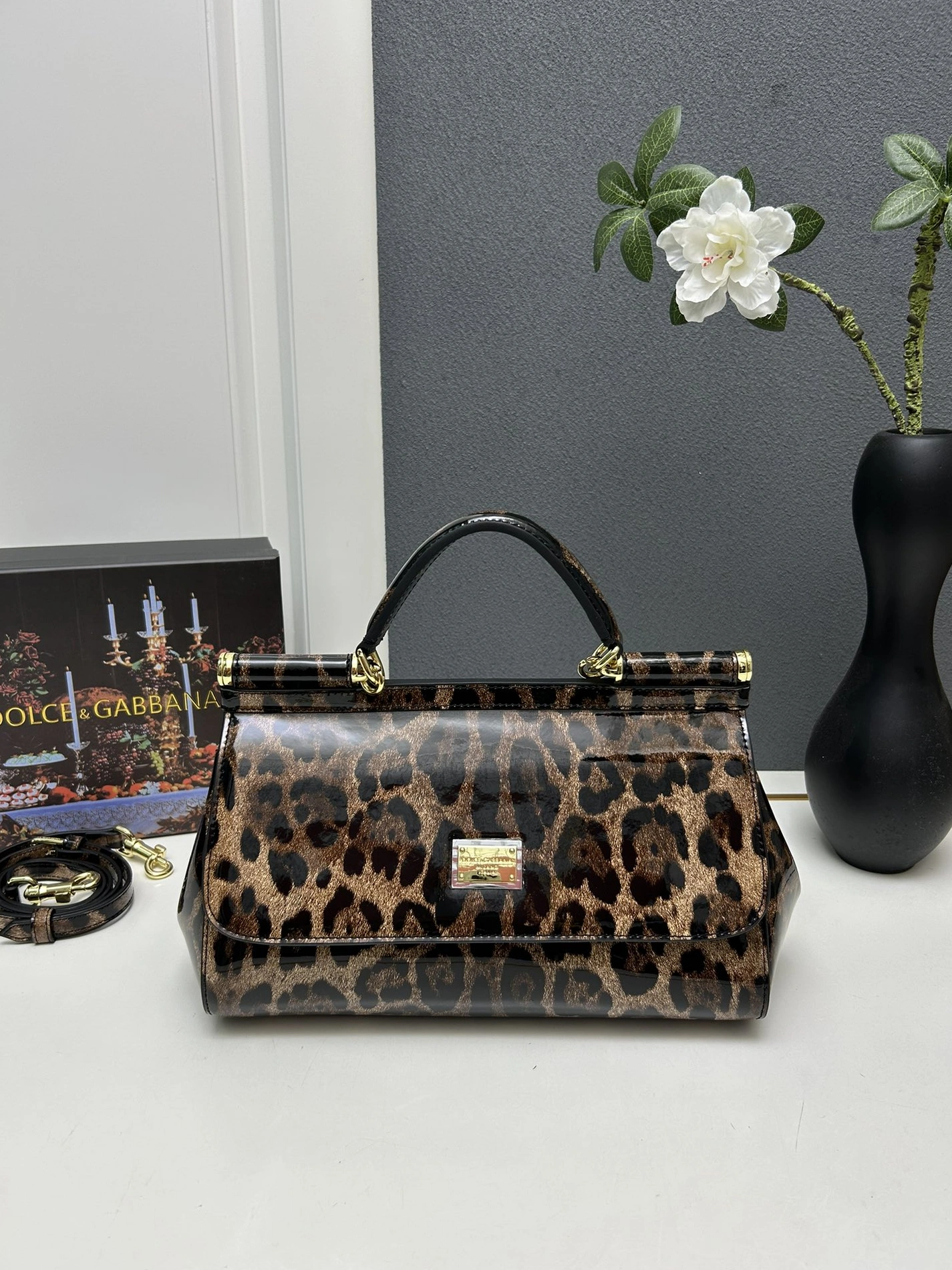 Dolce & Gabbana AAA Quality Handbags For Women Efficient 9461