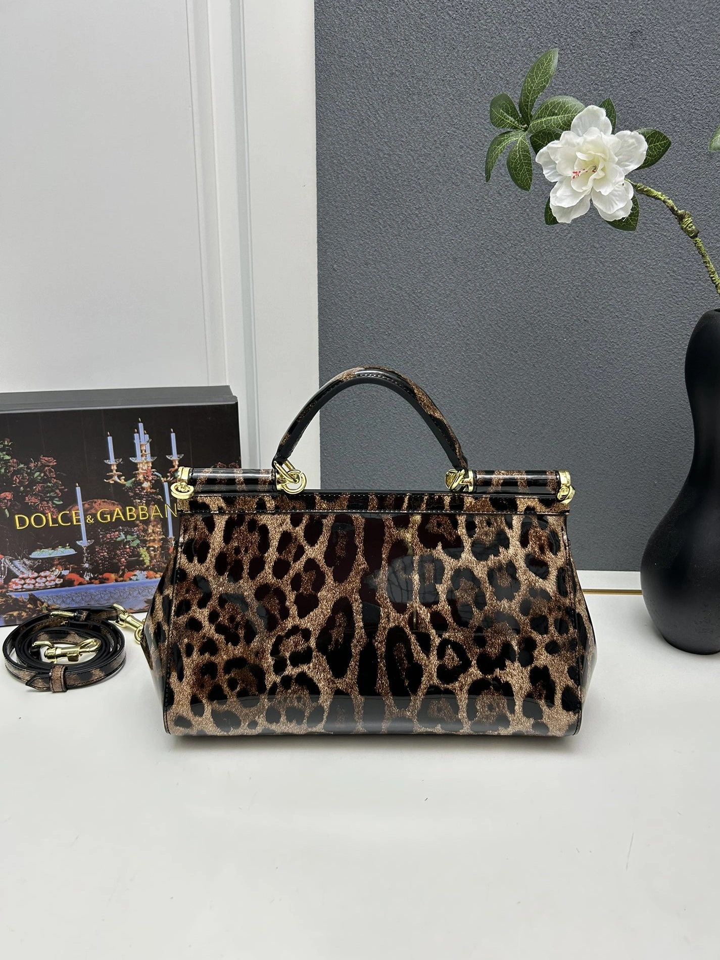 Dolce & Gabbana AAA Quality Handbags For Women Efficient 9461