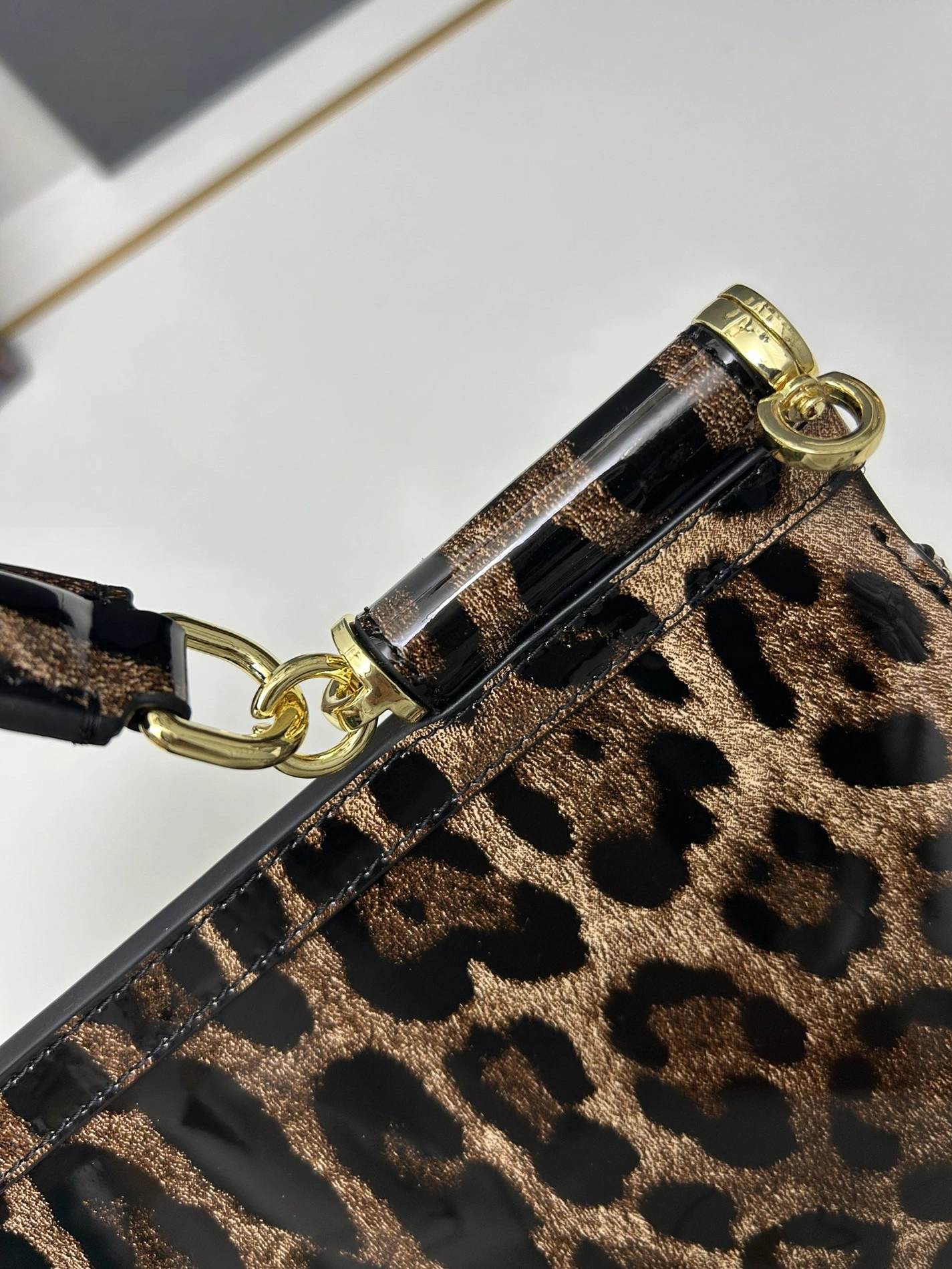 Dolce & Gabbana AAA Quality Handbags For Women Efficient 9461