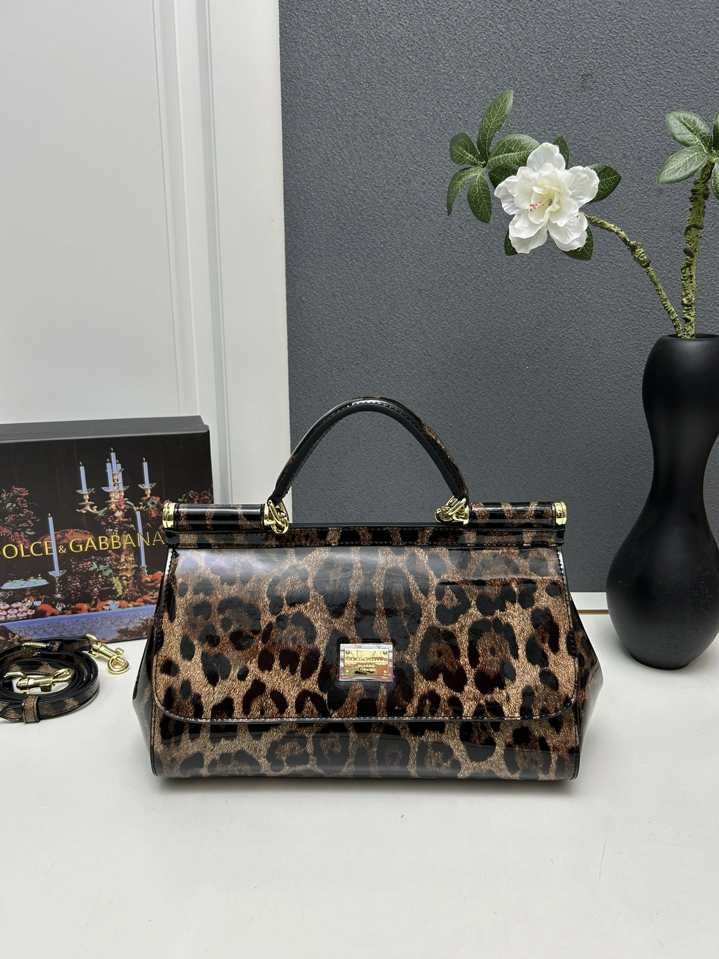 Dolce & Gabbana AAA Quality Handbags For Women Efficient 998