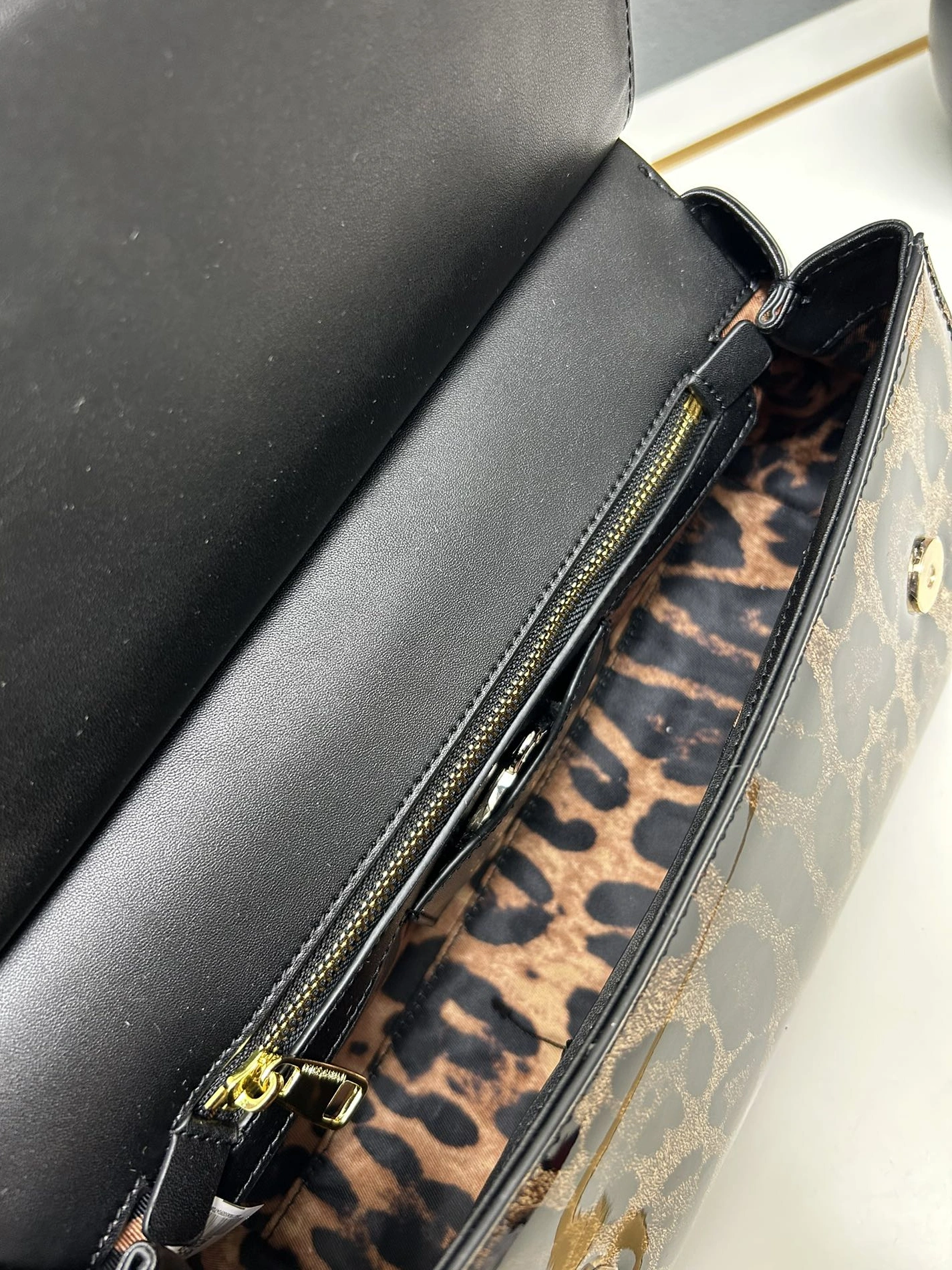 Dolce & Gabbana AAA Quality Handbags For Women Efficient 998