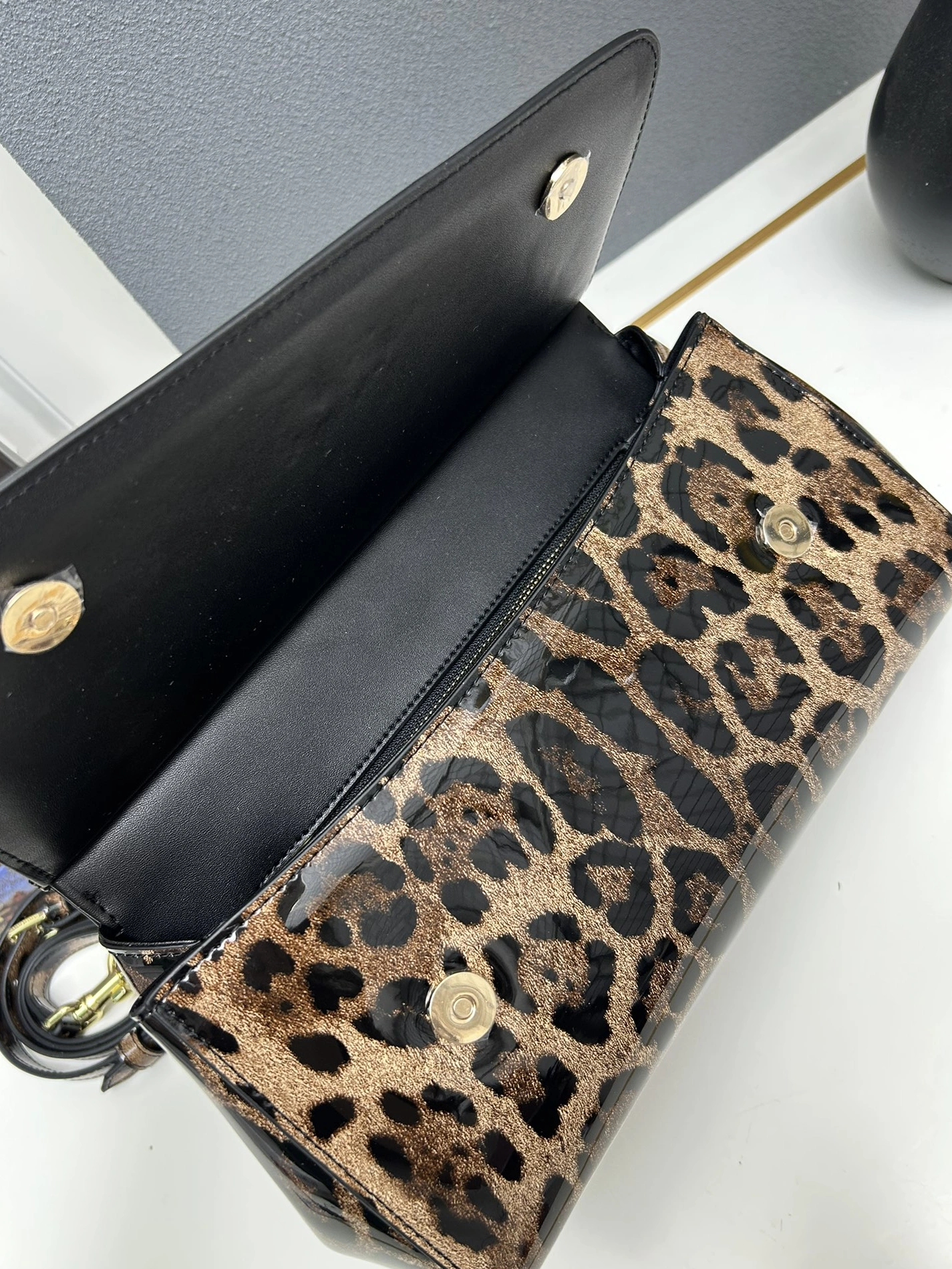 Dolce & Gabbana AAA Quality Handbags For Women Efficient 998