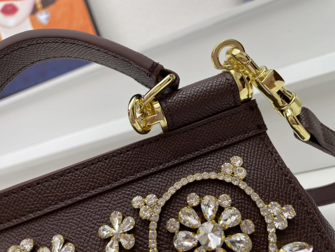 Dolce & Gabbana AAA Quality Handbags For Women EyeCatching 6955