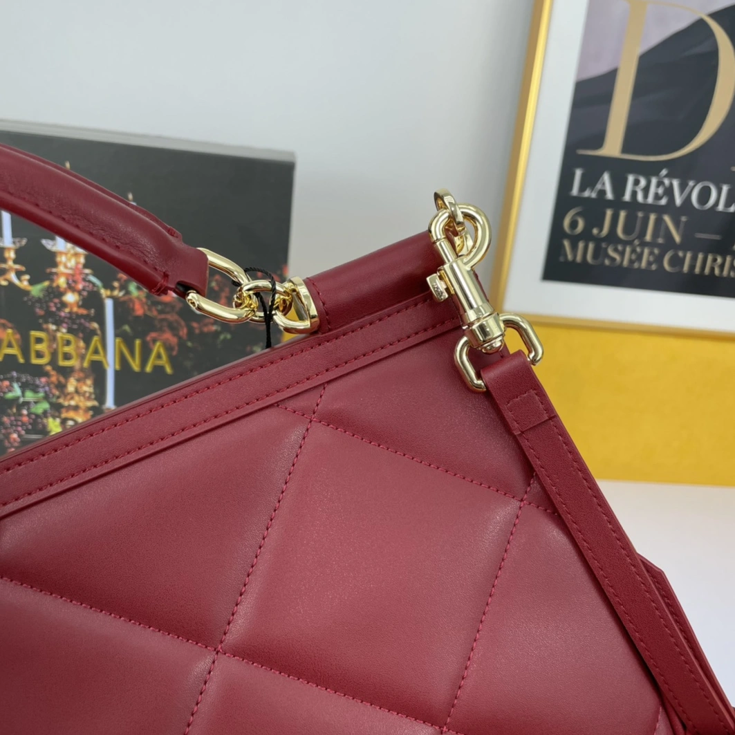 Dolce & Gabbana AAA Quality Handbags For Women GoodFit 4507