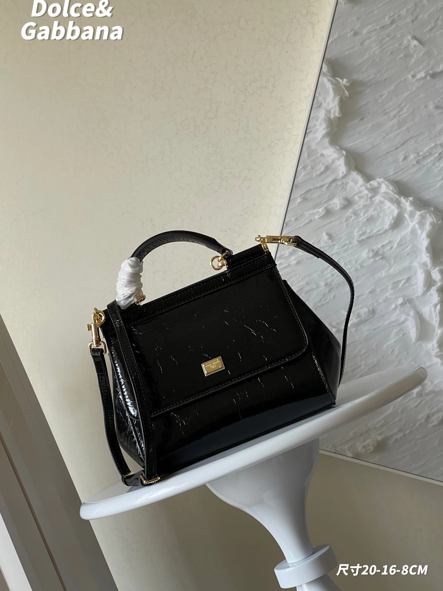 Dolce & Gabbana AAA Quality Handbags For Women Minimalist 2357