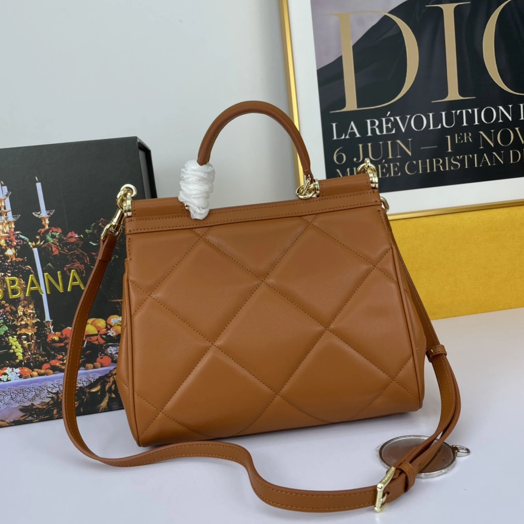 Dolce & Gabbana AAA Quality Handbags For Women Minimalist 8589