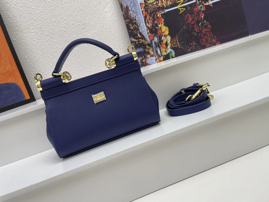 Dolce & Gabbana AAA Quality Handbags For Women NewStyle 8252