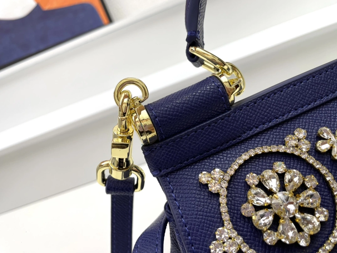 Dolce & Gabbana AAA Quality Handbags For Women NewStyle 8252
