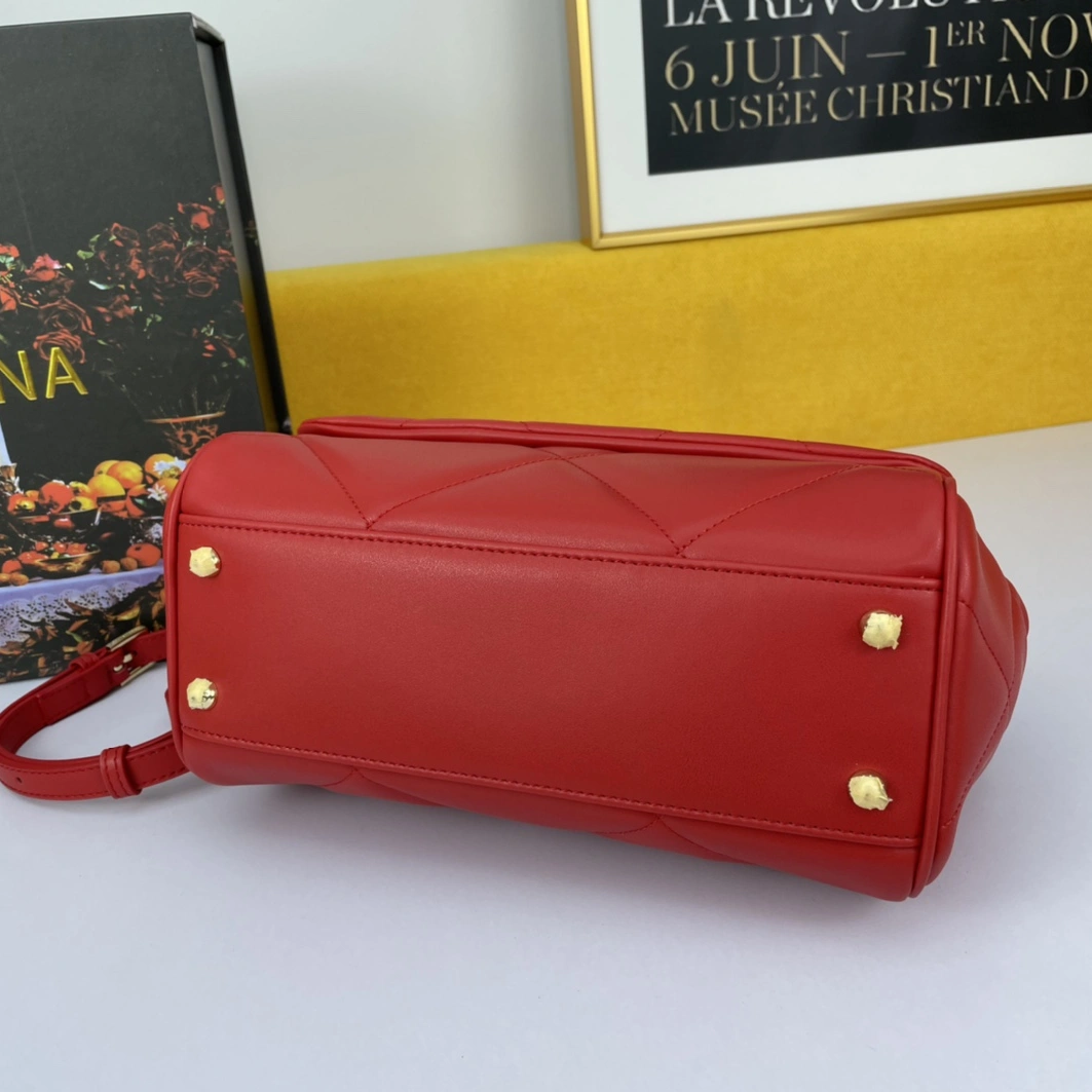 Dolce & Gabbana AAA Quality Handbags For Women Reliable 8336