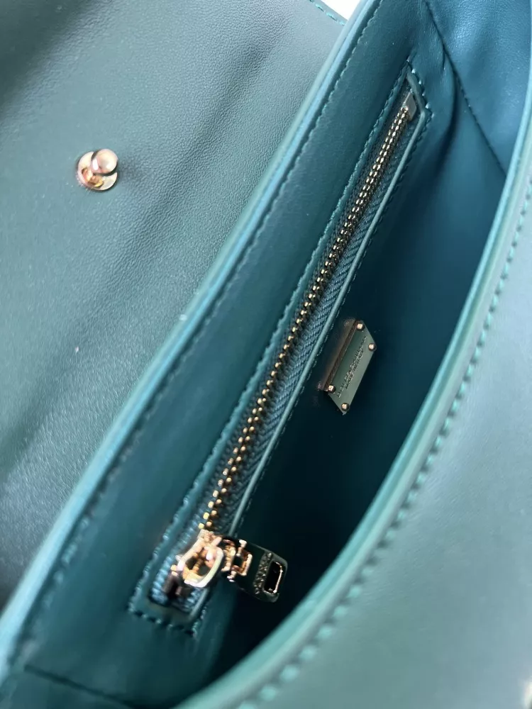 Dolce & Gabbana AAA Quality Handbags For Women Resilient 8563