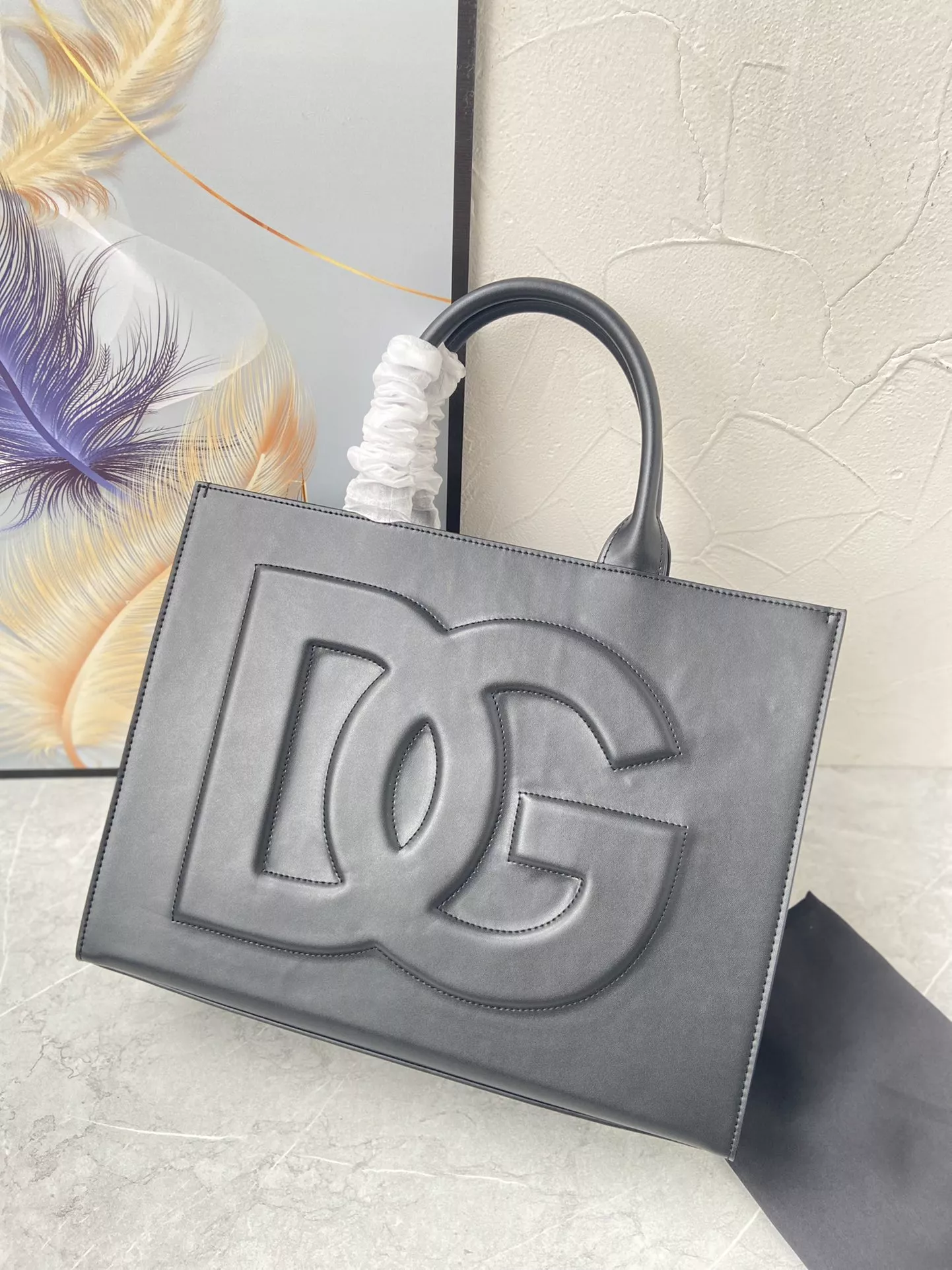 Dolce & Gabbana AAA Quality Handbags For Women Sleek 5413