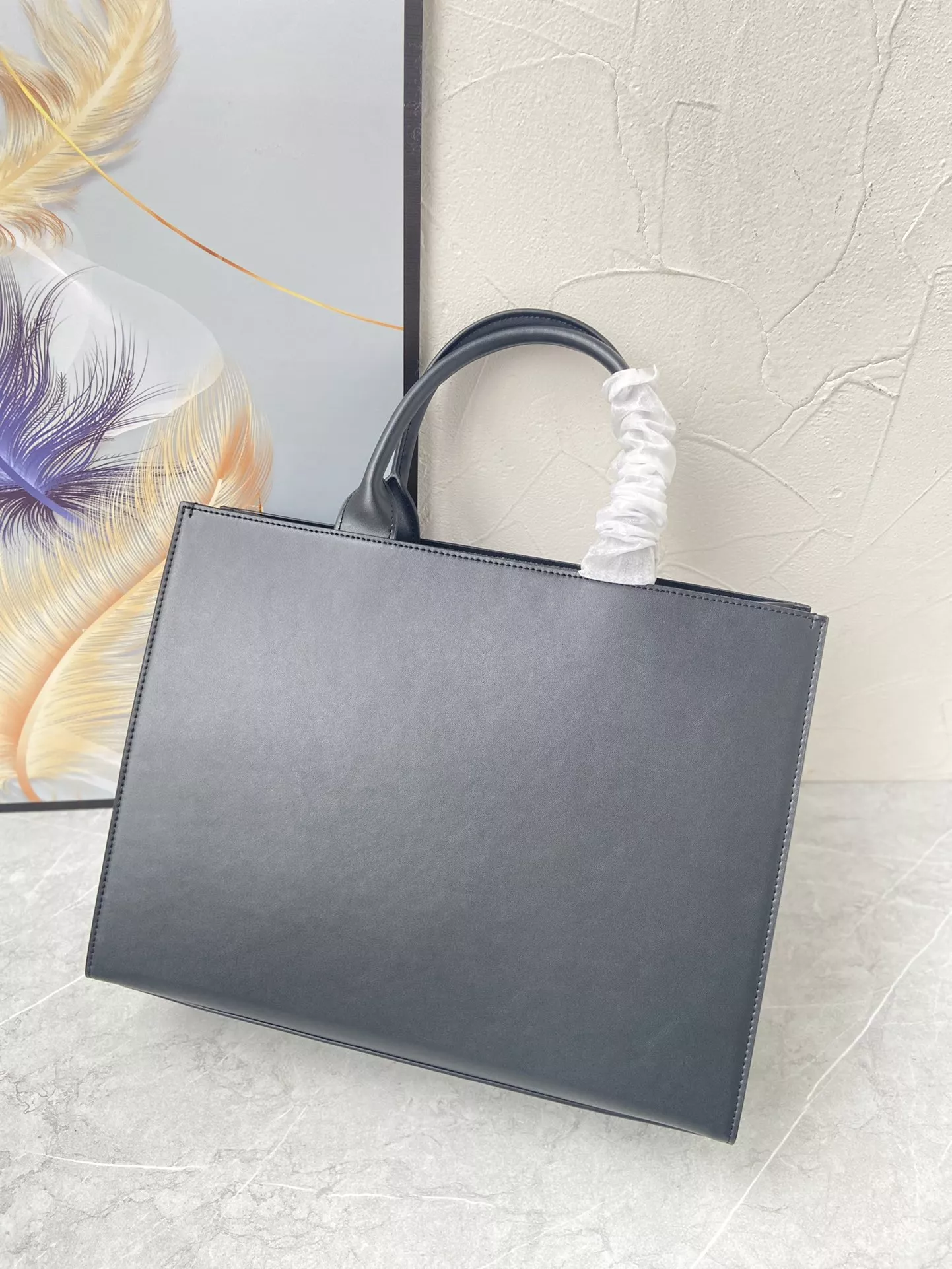 Dolce & Gabbana AAA Quality Handbags For Women Sleek 5413