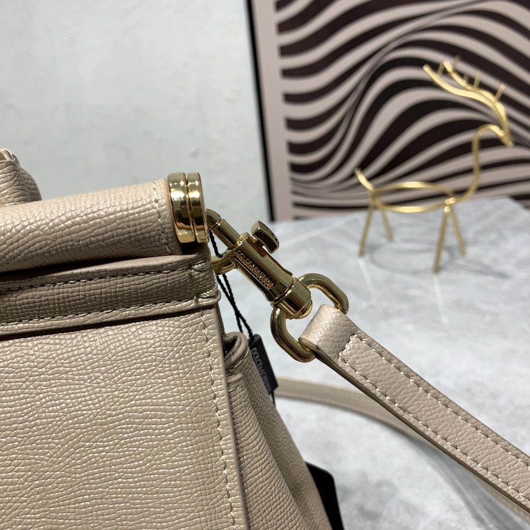 Dolce & Gabbana AAA Quality Handbags For Women SmartChoice 3037