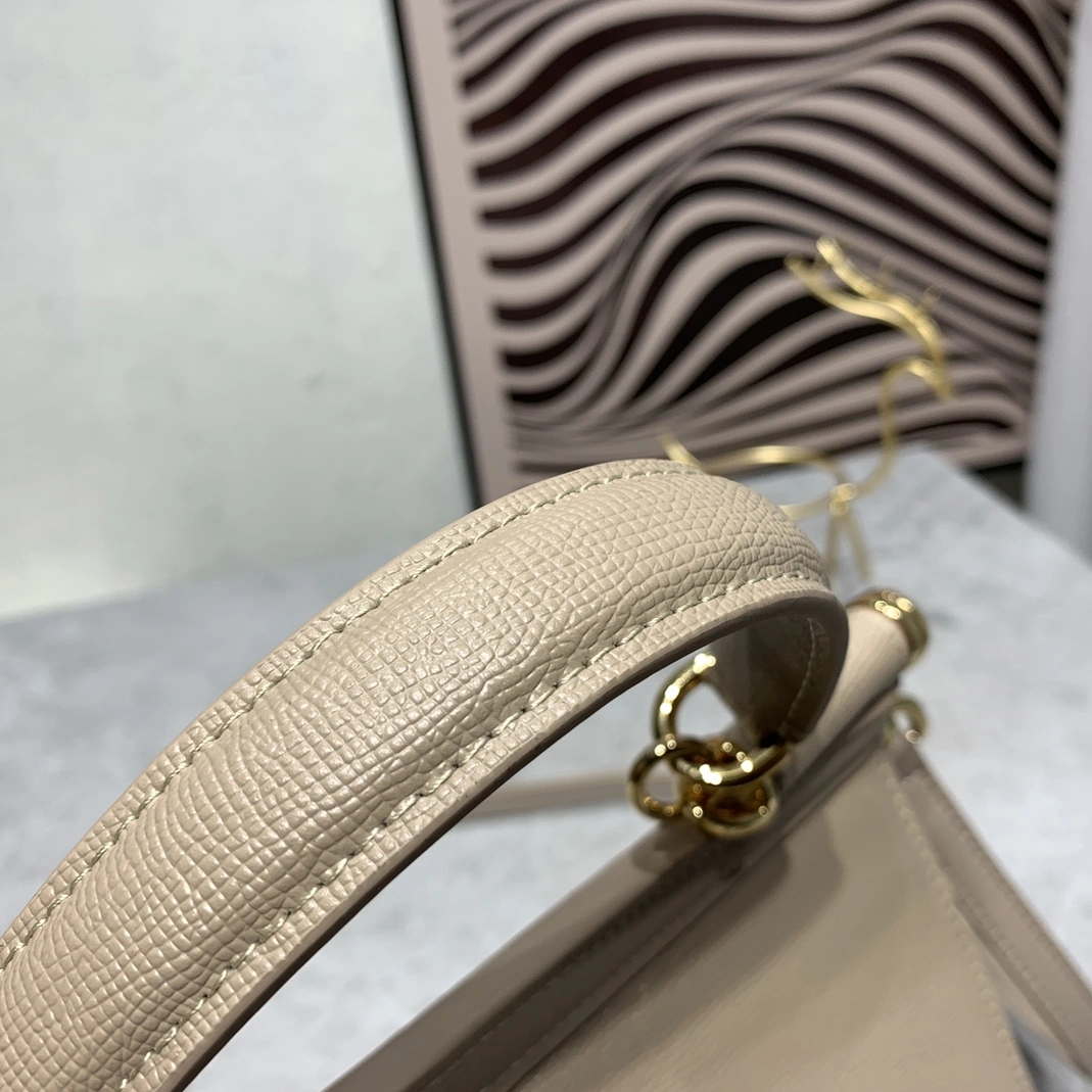 Dolce & Gabbana AAA Quality Handbags For Women SmartChoice 3037