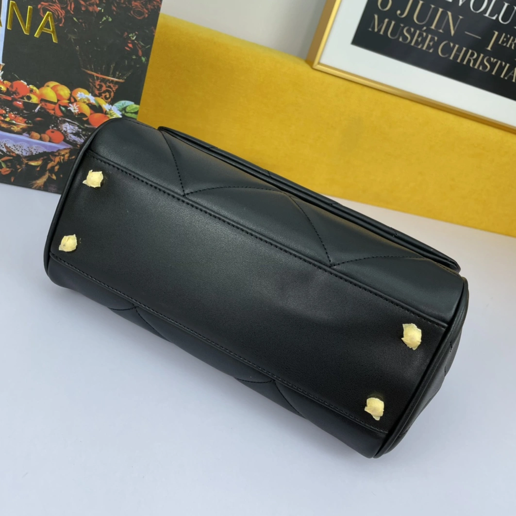 Dolce & Gabbana AAA Quality Handbags For Women Soft 5090