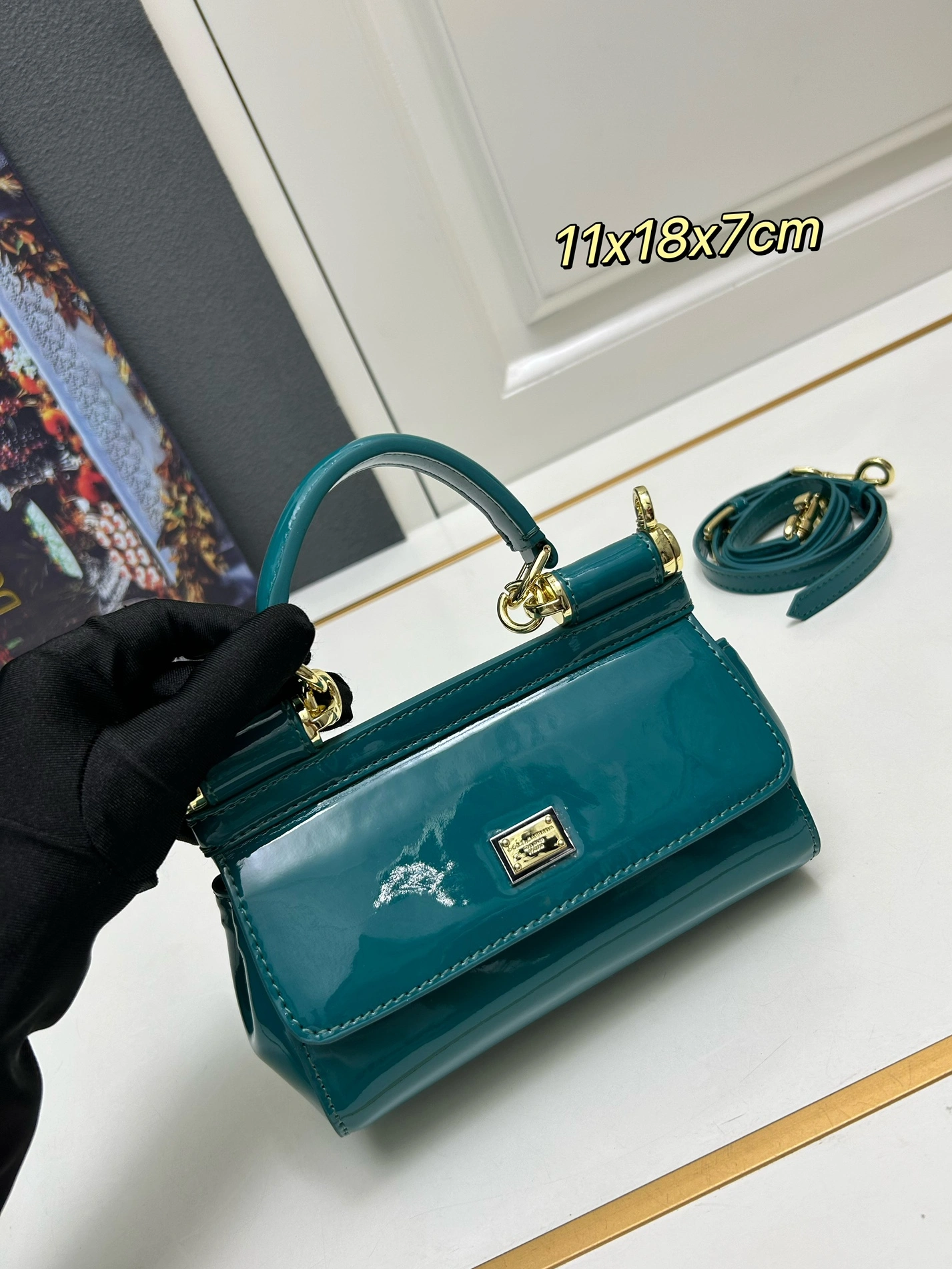 Dolce & Gabbana AAA Quality Handbags For Women StreetReady 9118