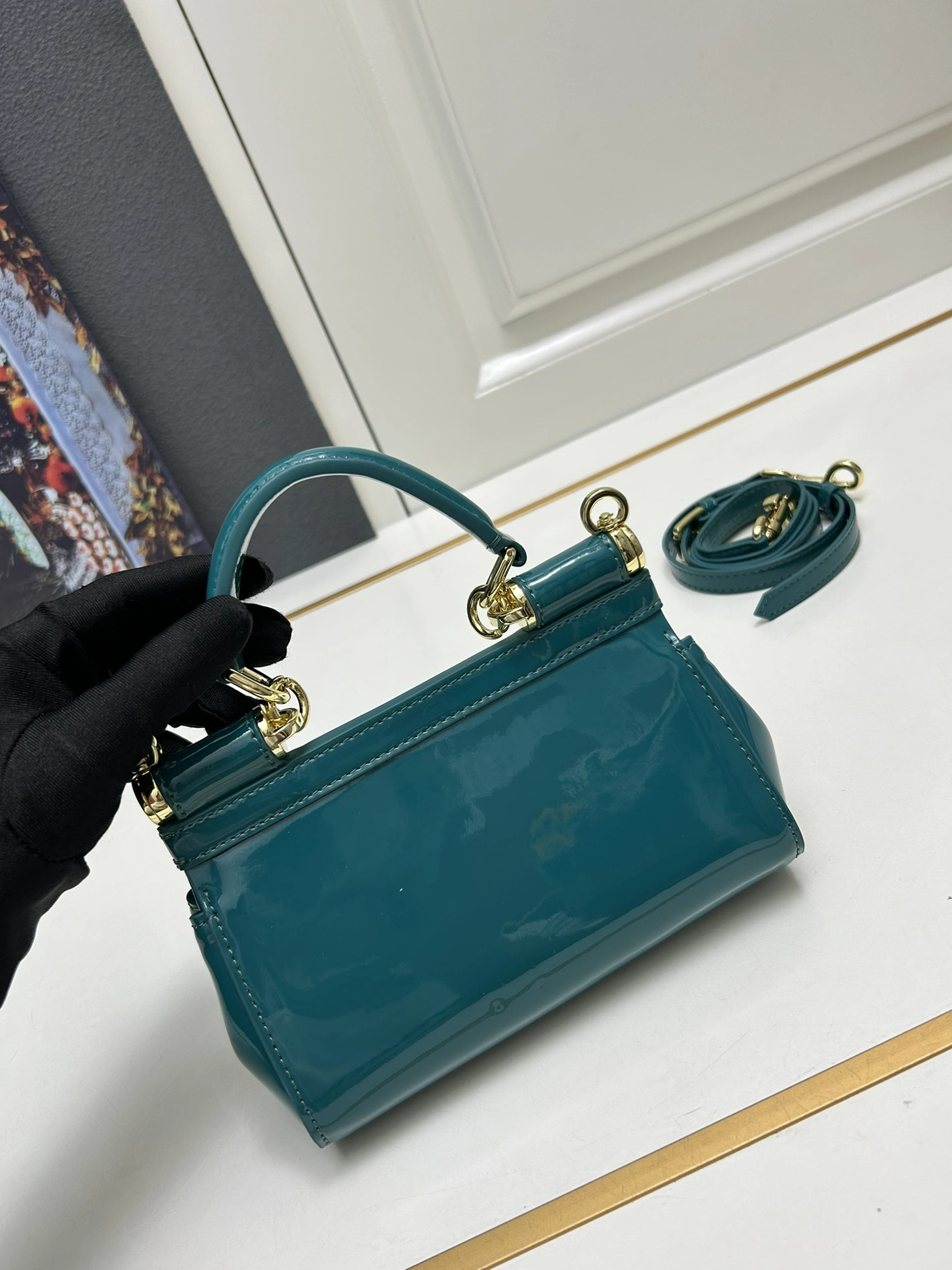 Dolce & Gabbana AAA Quality Handbags For Women StreetReady 9118