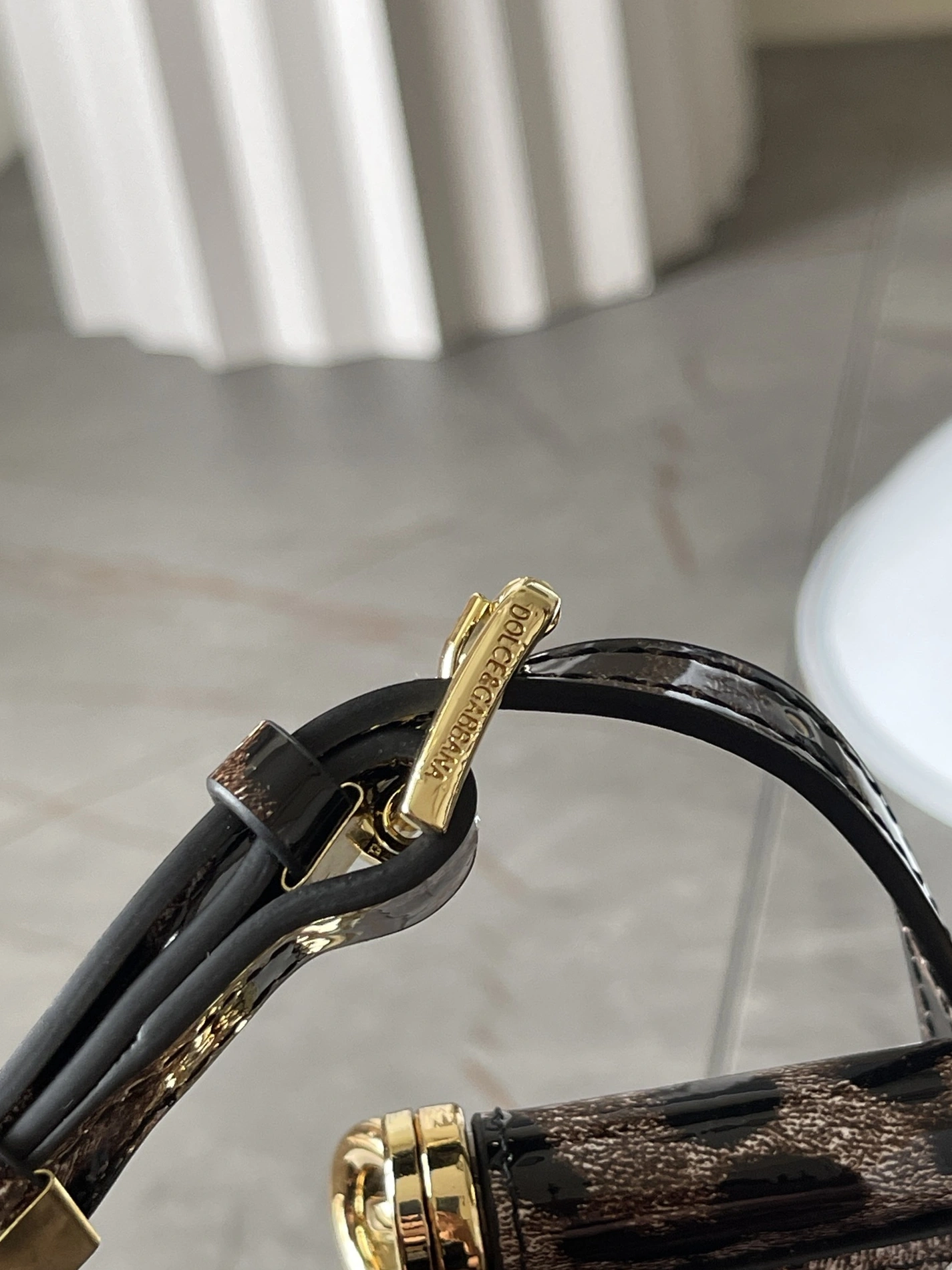 Dolce & Gabbana AAA Quality Handbags For Women Stylish 8915