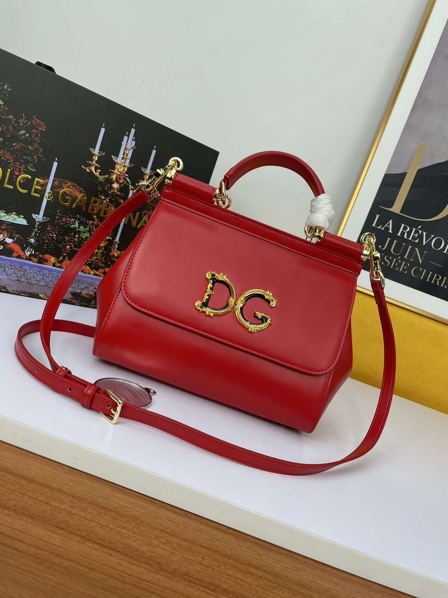 Dolce & Gabbana AAA Quality Handbags For Women Versatile 9674