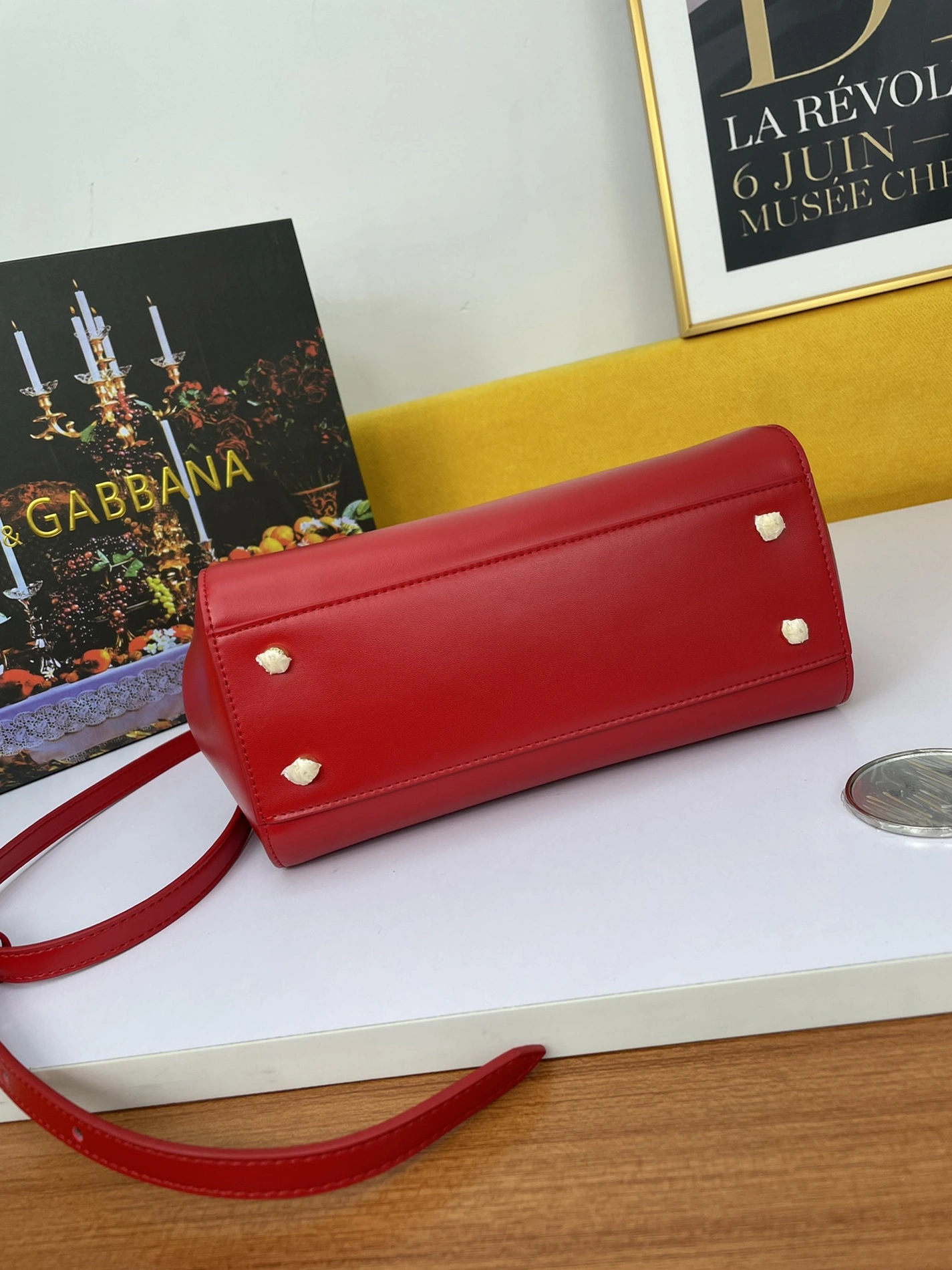Dolce & Gabbana AAA Quality Handbags For Women Versatile 9674