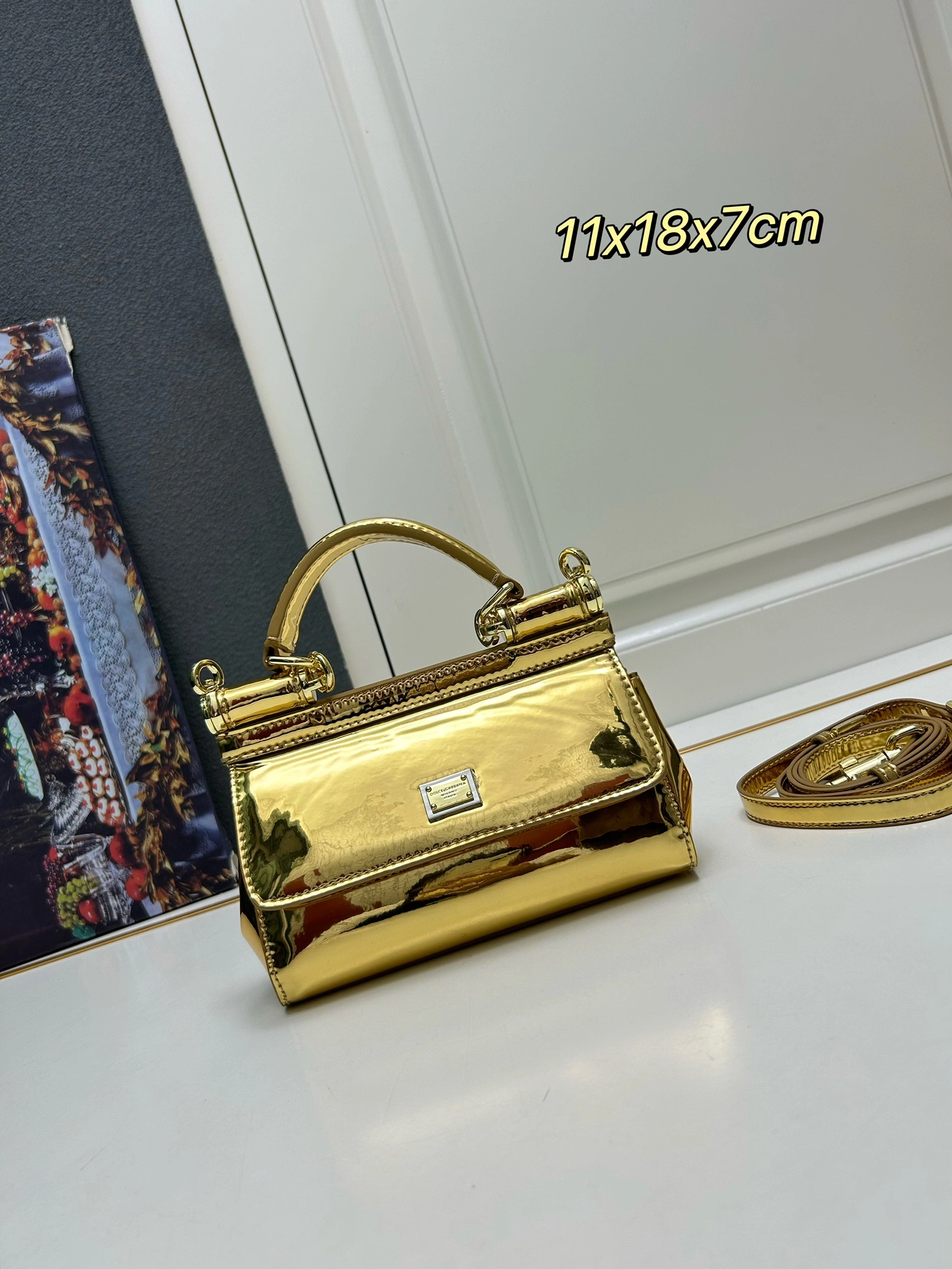 Dolce & Gabbana AAA Quality Handbags For Women Vibrant 7869