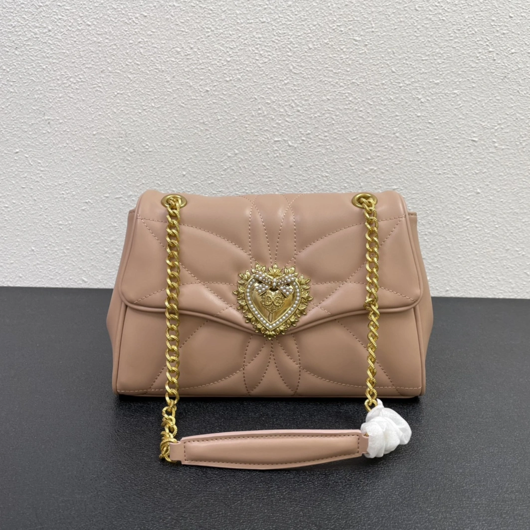 Dolce & Gabbana AAA Quality Shoulder Bags For Women Breathable 9301