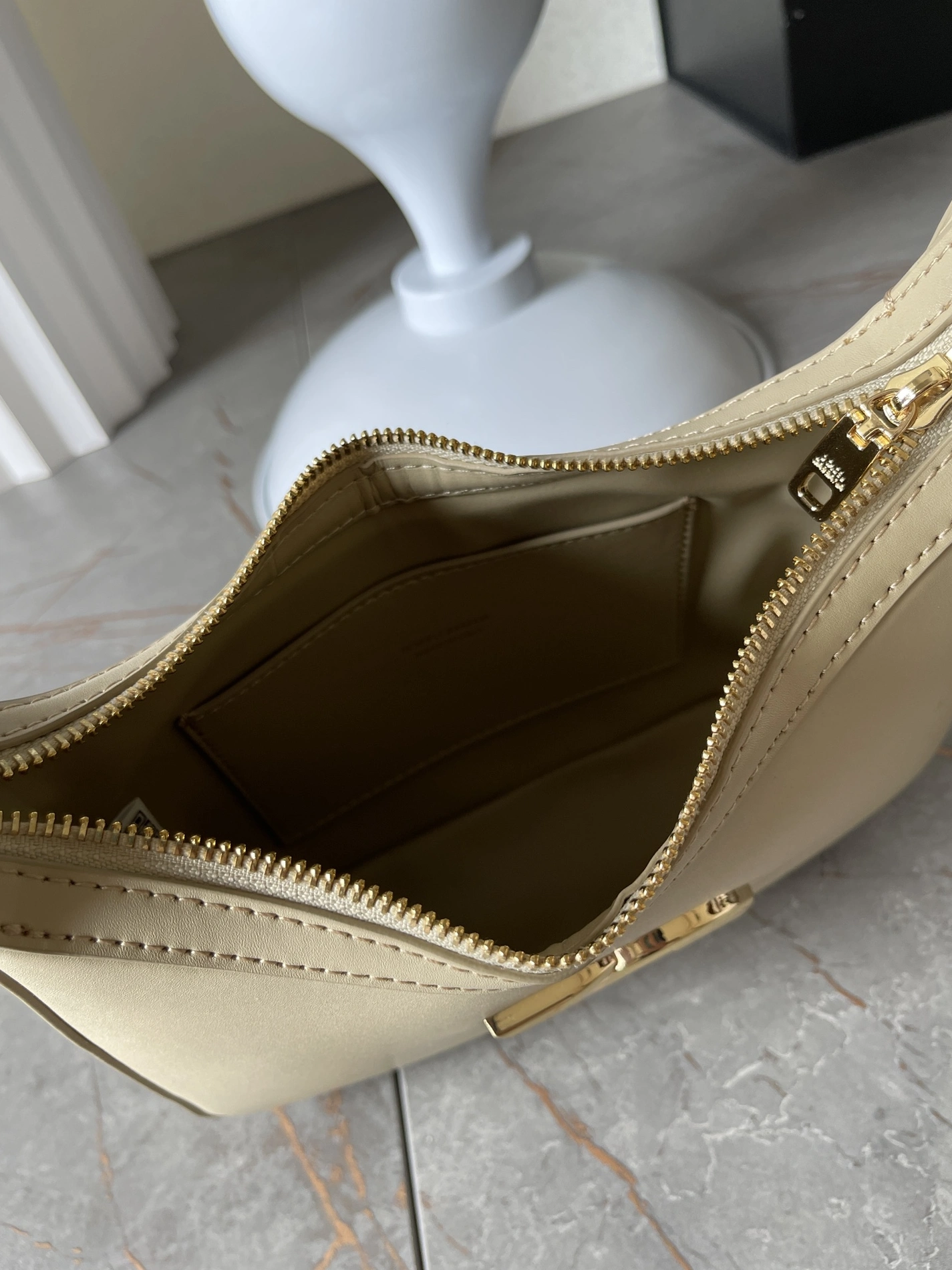 Dolce & Gabbana AAA Quality Shoulder Bags For Women Elegant 278