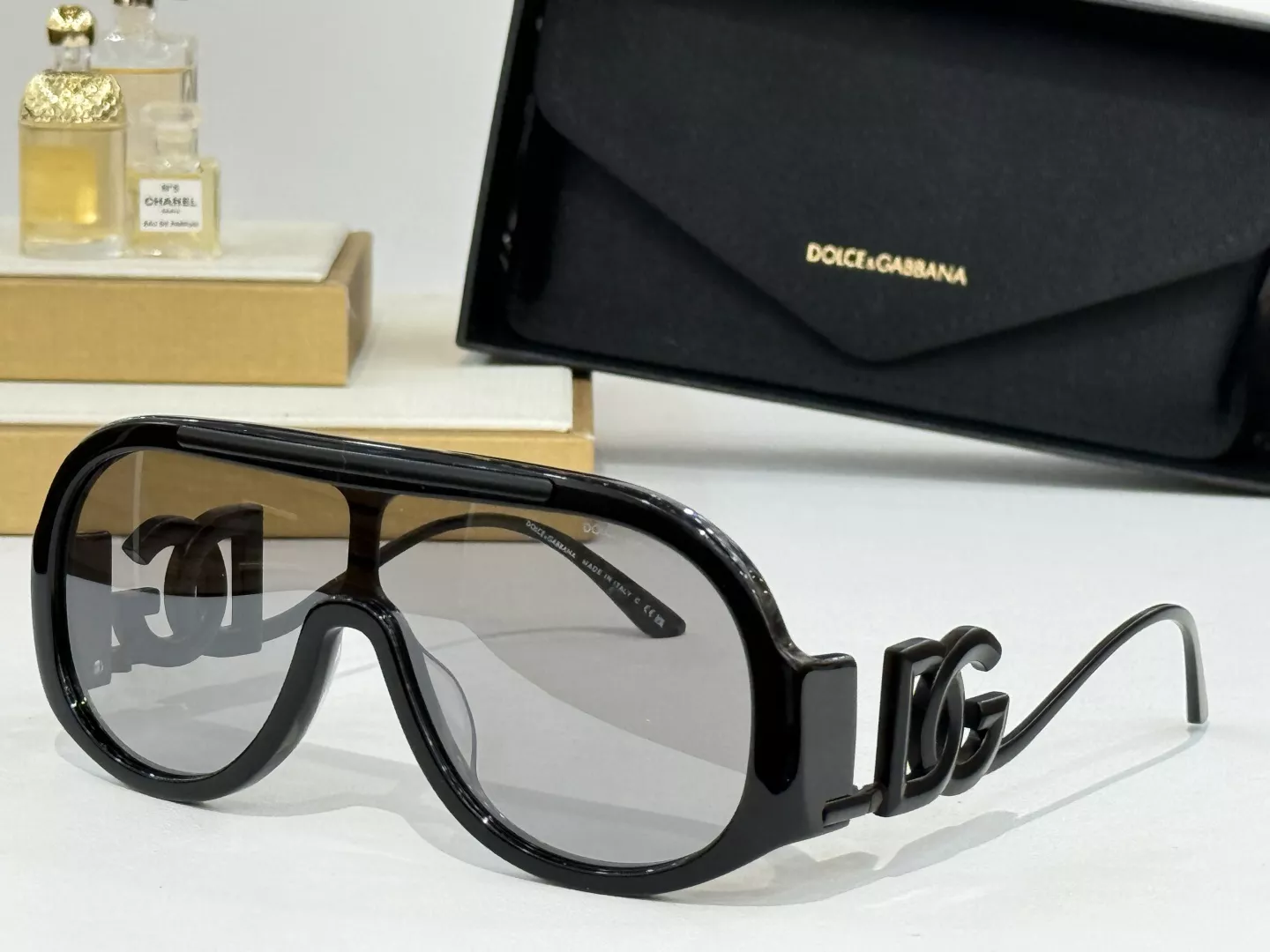 Dolce & Gabbana AAA Quality Sunglasses Durable 9061
