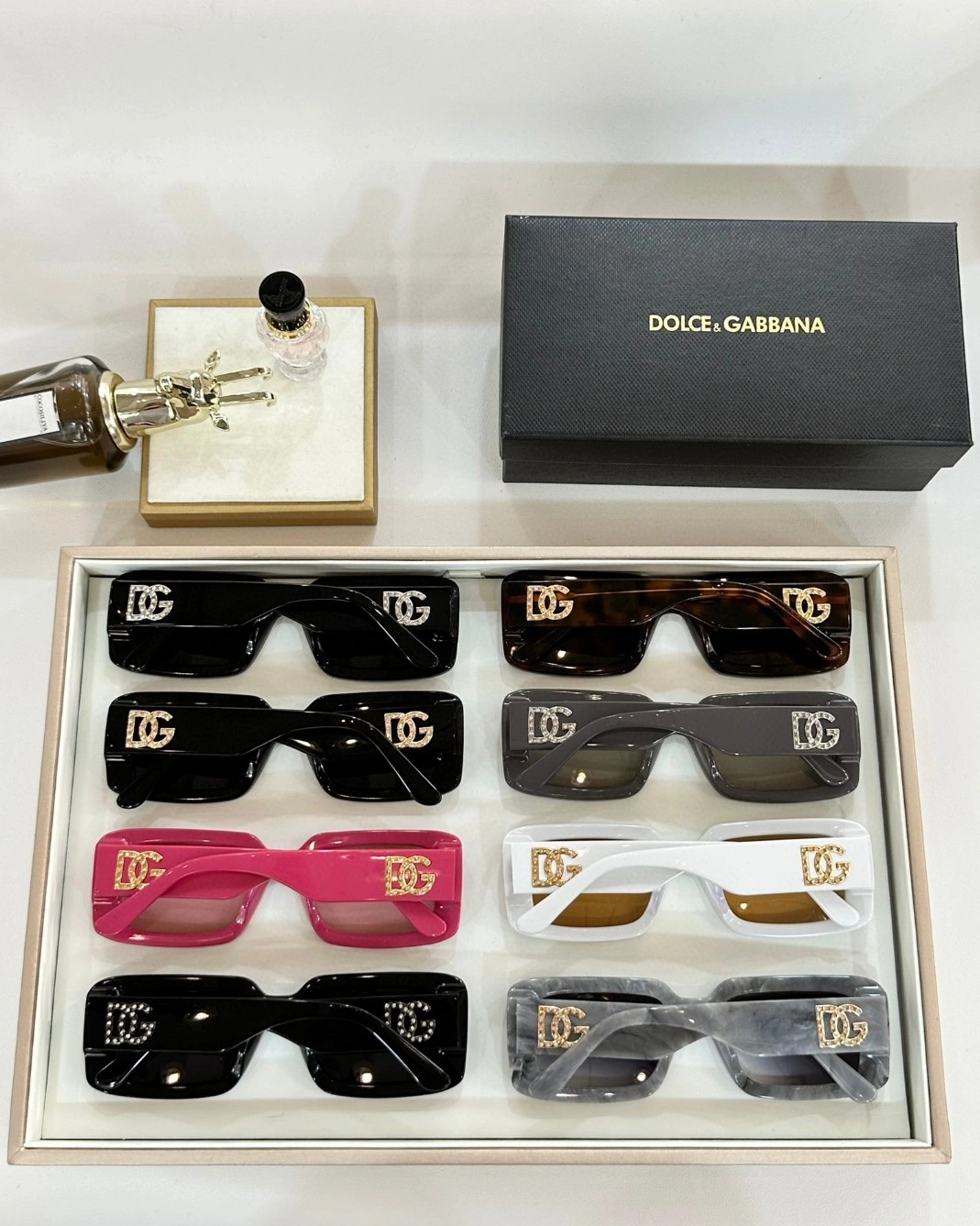 Dolce & Gabbana AAA Quality Sunglasses EasyMatch 8085