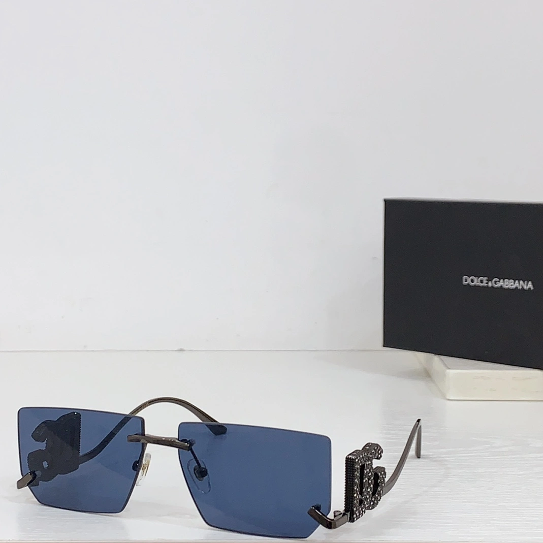 Dolce & Gabbana AAA Quality Sunglasses Elegant 8012